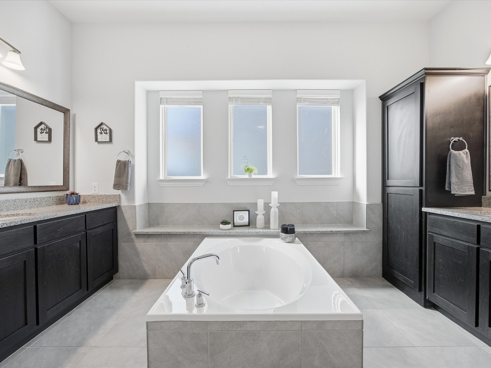 Celina, Texas, 75009, United States, 4 Bedrooms Bedrooms, ,3 BathroomsBathrooms,Residential,For Sale,1988975