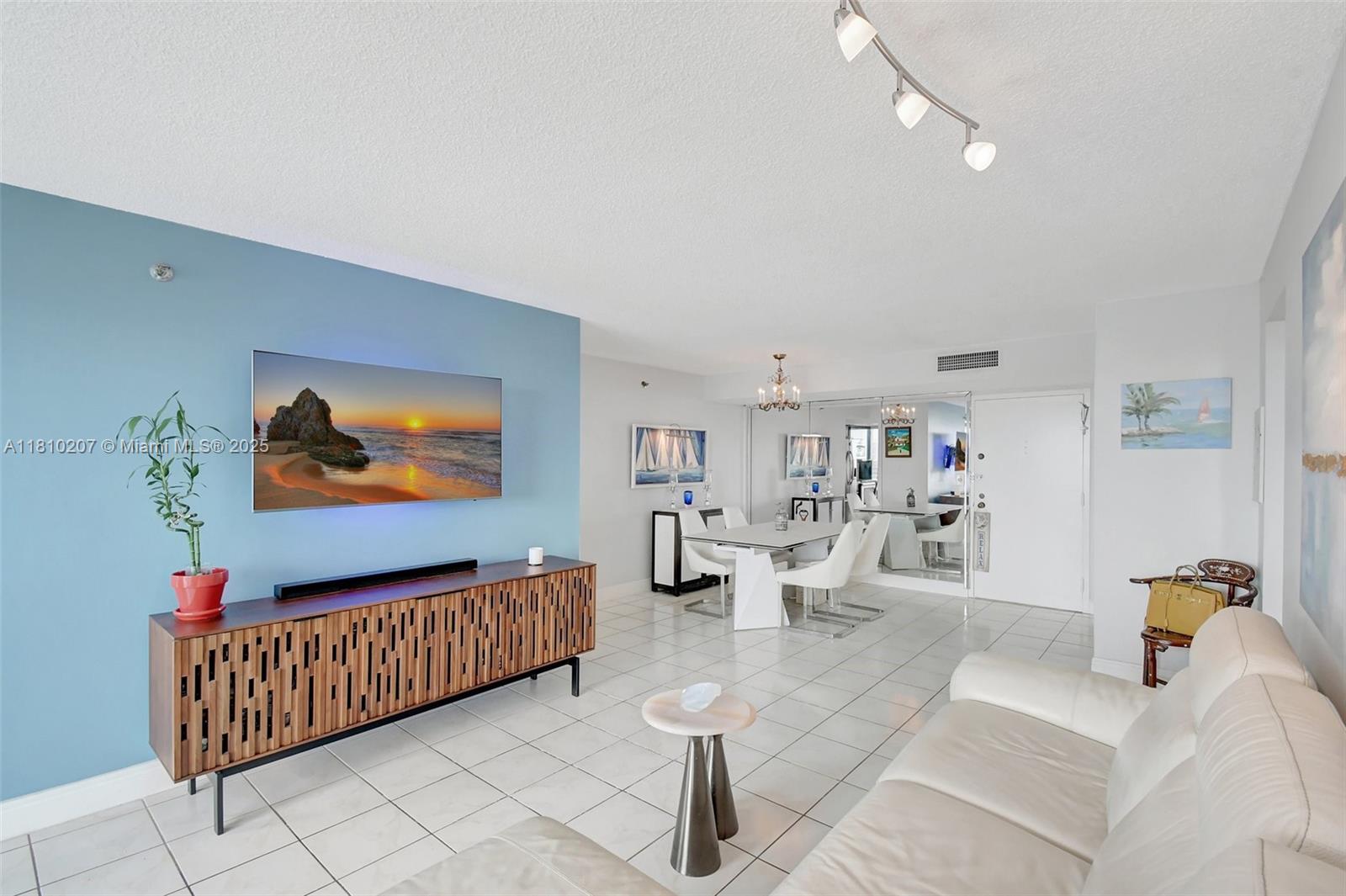 Sunny Isles Beach, Florida, 33160, United States, 2 Bedrooms Bedrooms, ,2 BathroomsBathrooms,Residential,For Sale,1837266