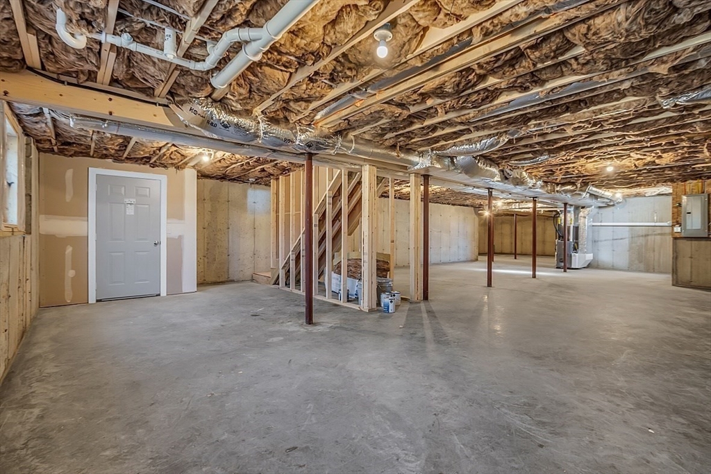 Leominster, Massachusetts, 01453, United States, 3 Bedrooms Bedrooms, ,2 BathroomsBathrooms,Residential,For Sale,1826440