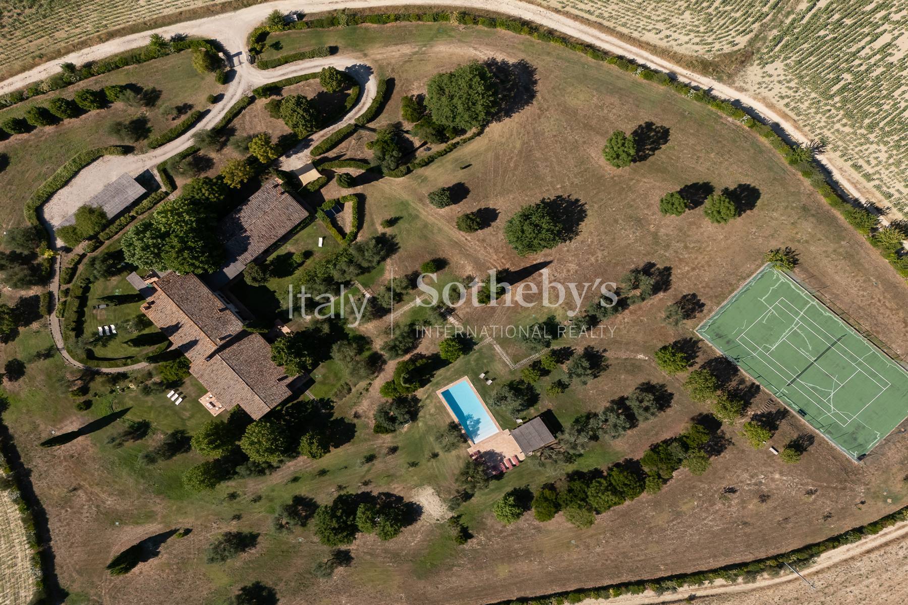  Orvieto, Stylish Contemporary Villa with Pool and Tennis Court - 物件實景