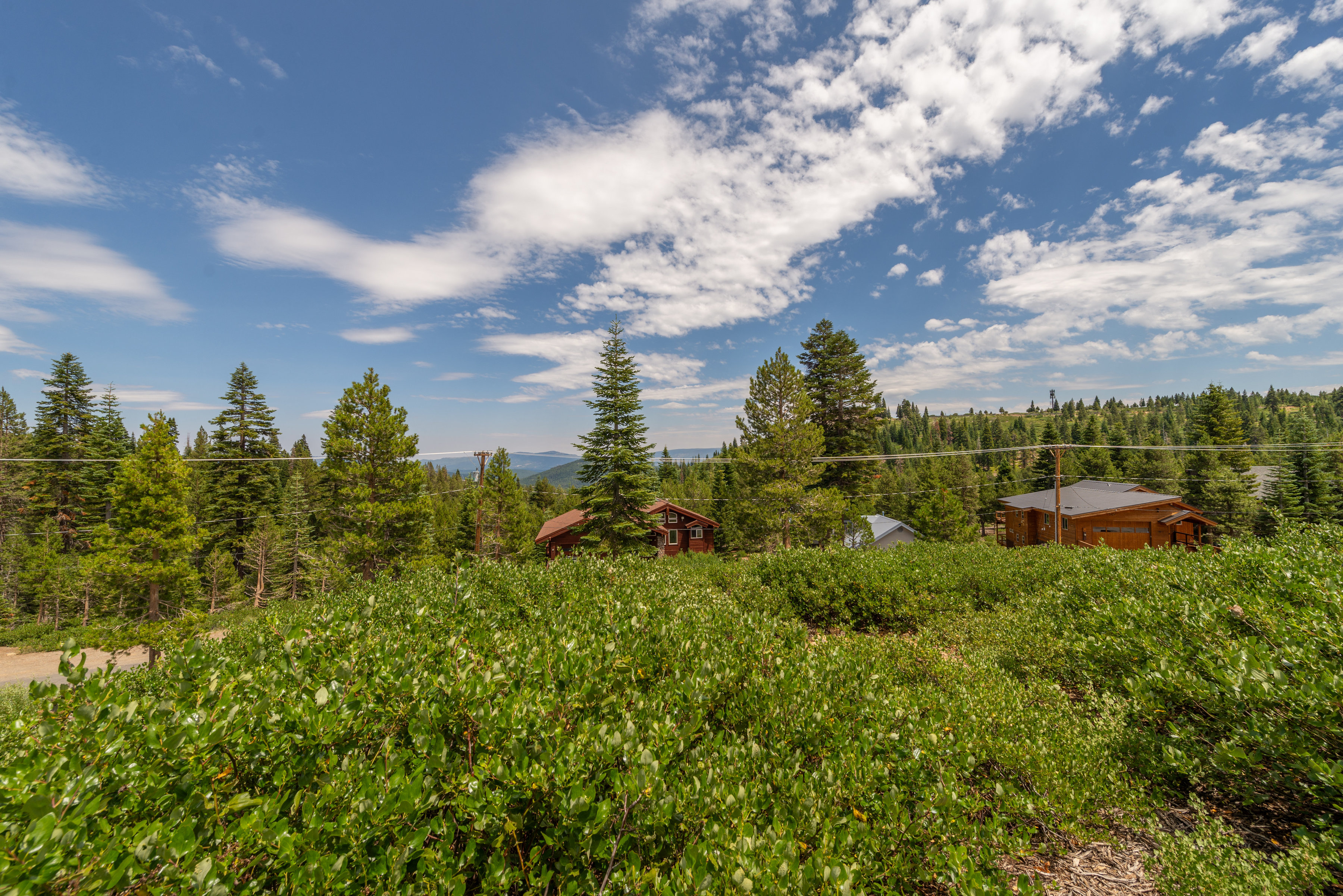  Build Your Mountain Retreat with Backcountry Access - 物件實景