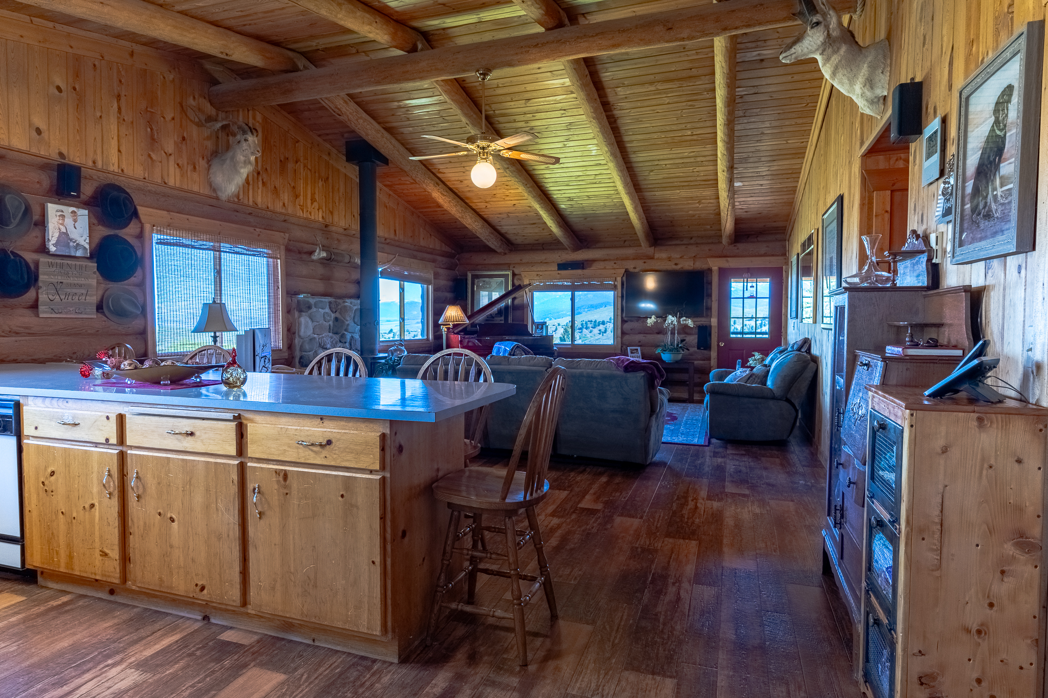 Townsend, Montana, 59644, United States, 4 Bedrooms Bedrooms, ,3 BathroomsBathrooms,Residential,For Sale,1841614