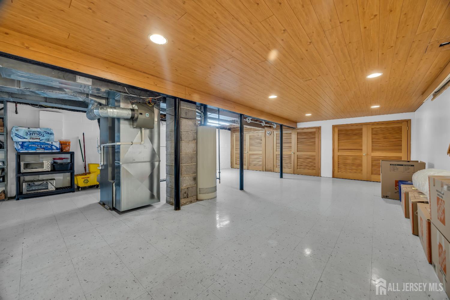 Edison, New Jersey, 08820, United States, 3 Bedrooms Bedrooms, ,2 BathroomsBathrooms,Residential,For Sale,1989177