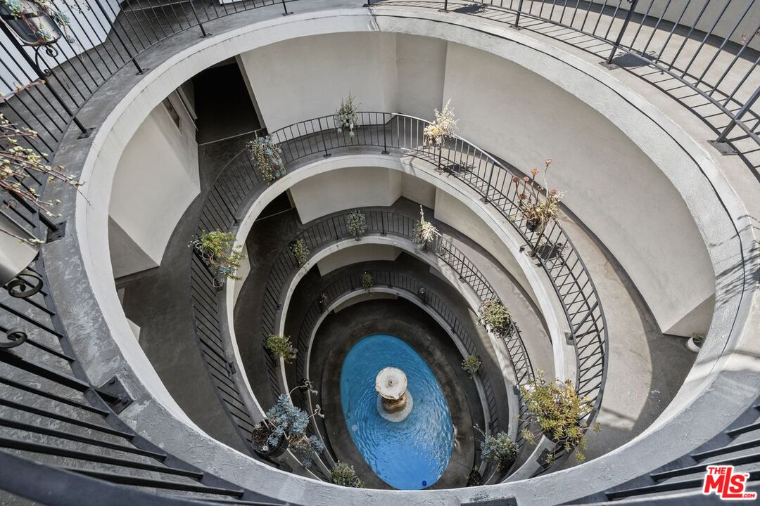 Los Angeles, California, 90068, United States, 2 Bedrooms Bedrooms, ,2 BathroomsBathrooms,Residential,For Sale,1939987