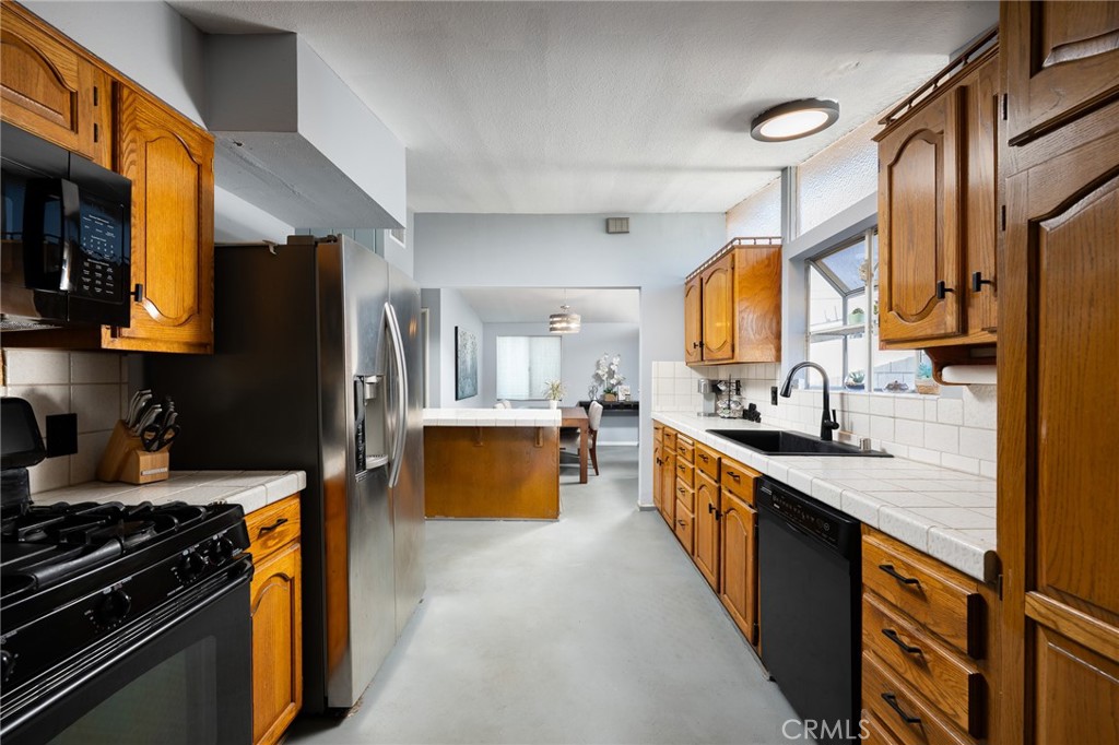 Garden Grove, California, 92841, United States, 4 Bedrooms Bedrooms, ,2 BathroomsBathrooms,Residential,For Sale,1846851