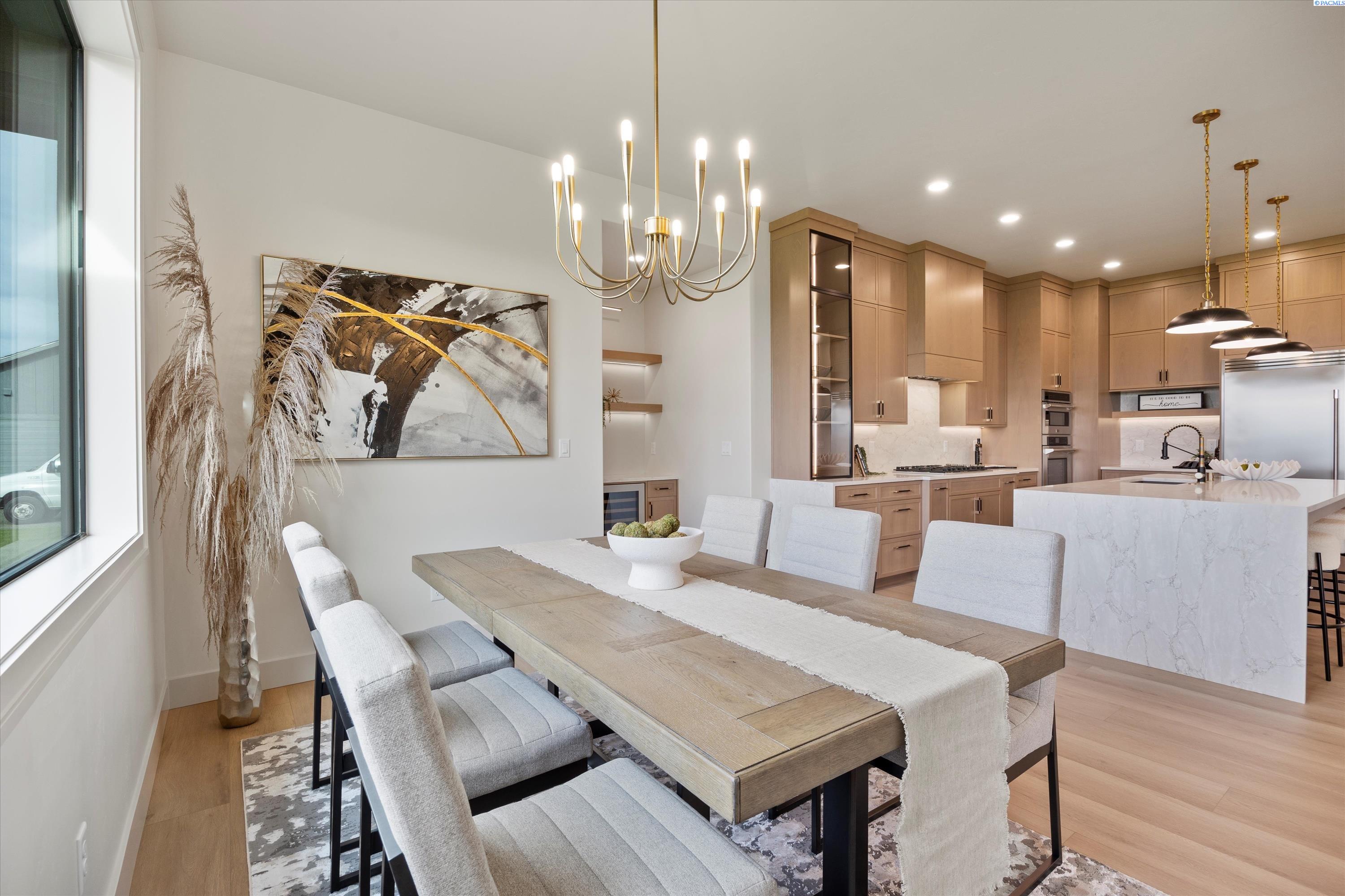 Kennewick, Washington, 99338, United States, 4 Bedrooms Bedrooms, ,4 BathroomsBathrooms,Residential,For Sale,1993366