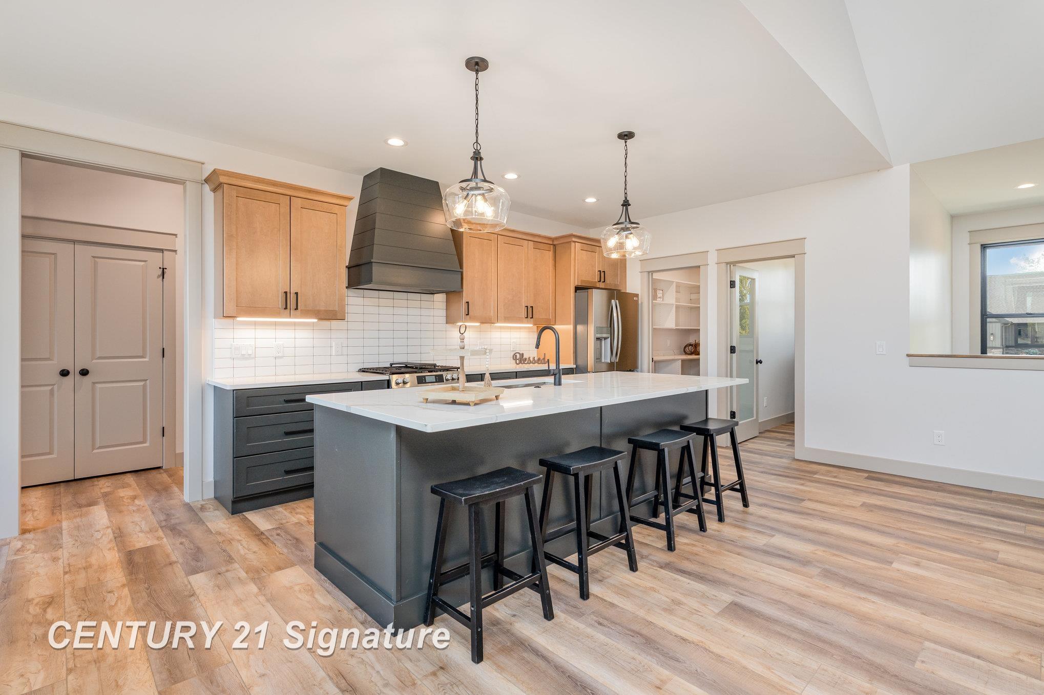 Freeland, Michigan, 48623, United States, 3 Bedrooms Bedrooms, ,3 BathroomsBathrooms,Residential,For Sale,1983558