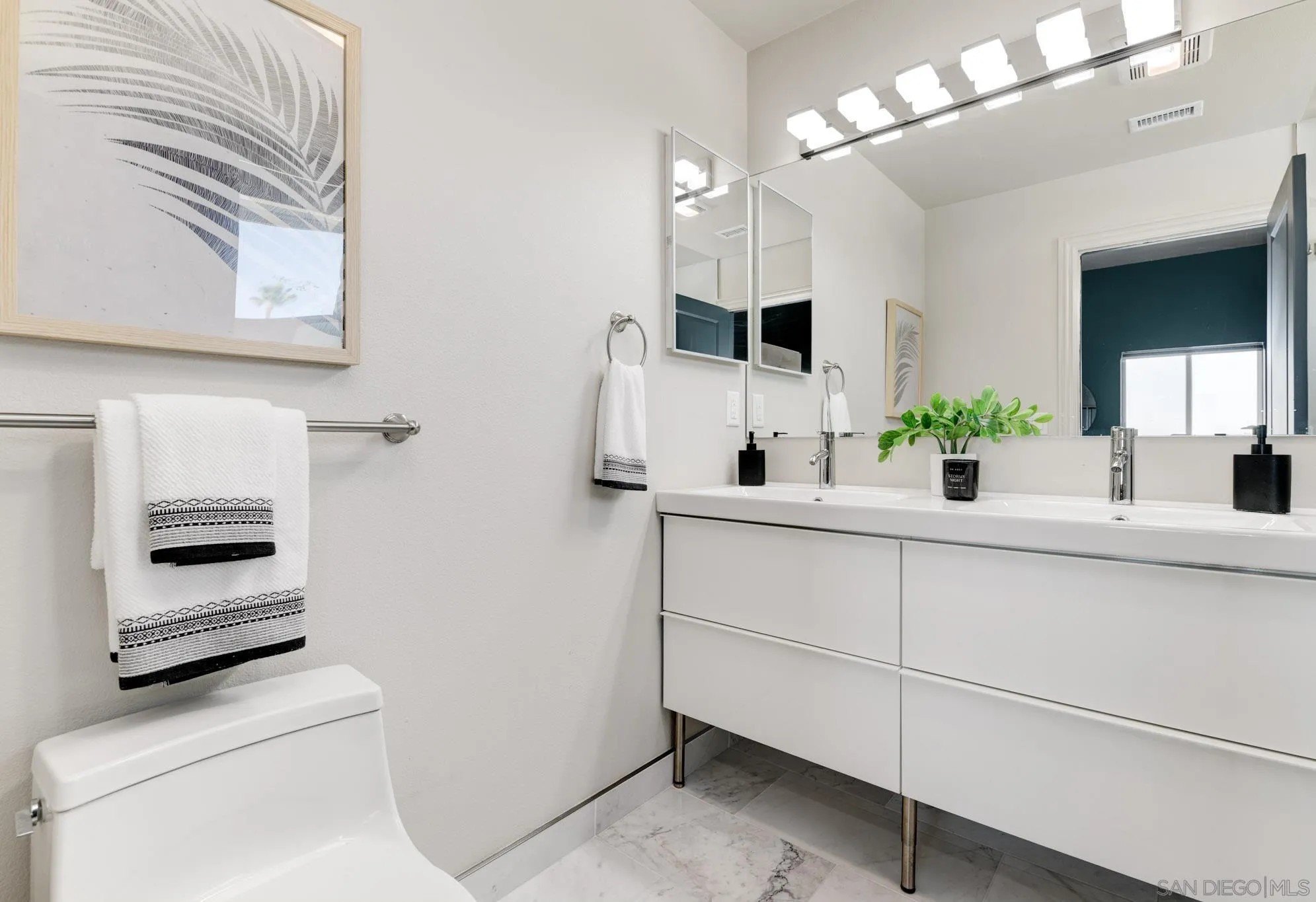 San Diego, California, 92104, United States, 3 Bedrooms Bedrooms, ,3 BathroomsBathrooms,Residential,For Sale,1942176