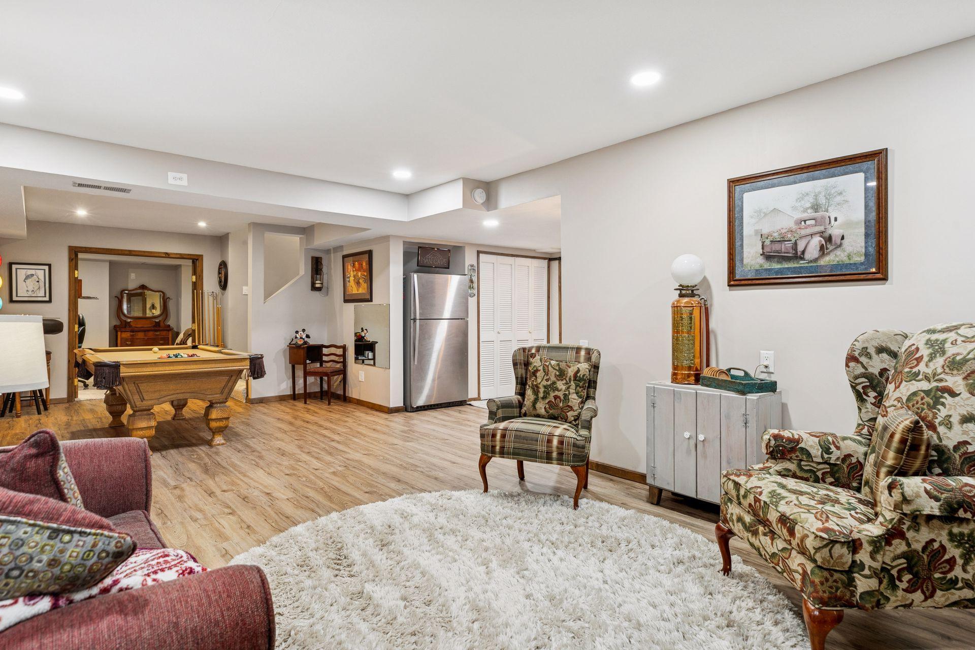 Woodbury, Minnesota, 55129, United States, 5 Bedrooms Bedrooms, ,3 BathroomsBathrooms,Residential,For Sale,1998443