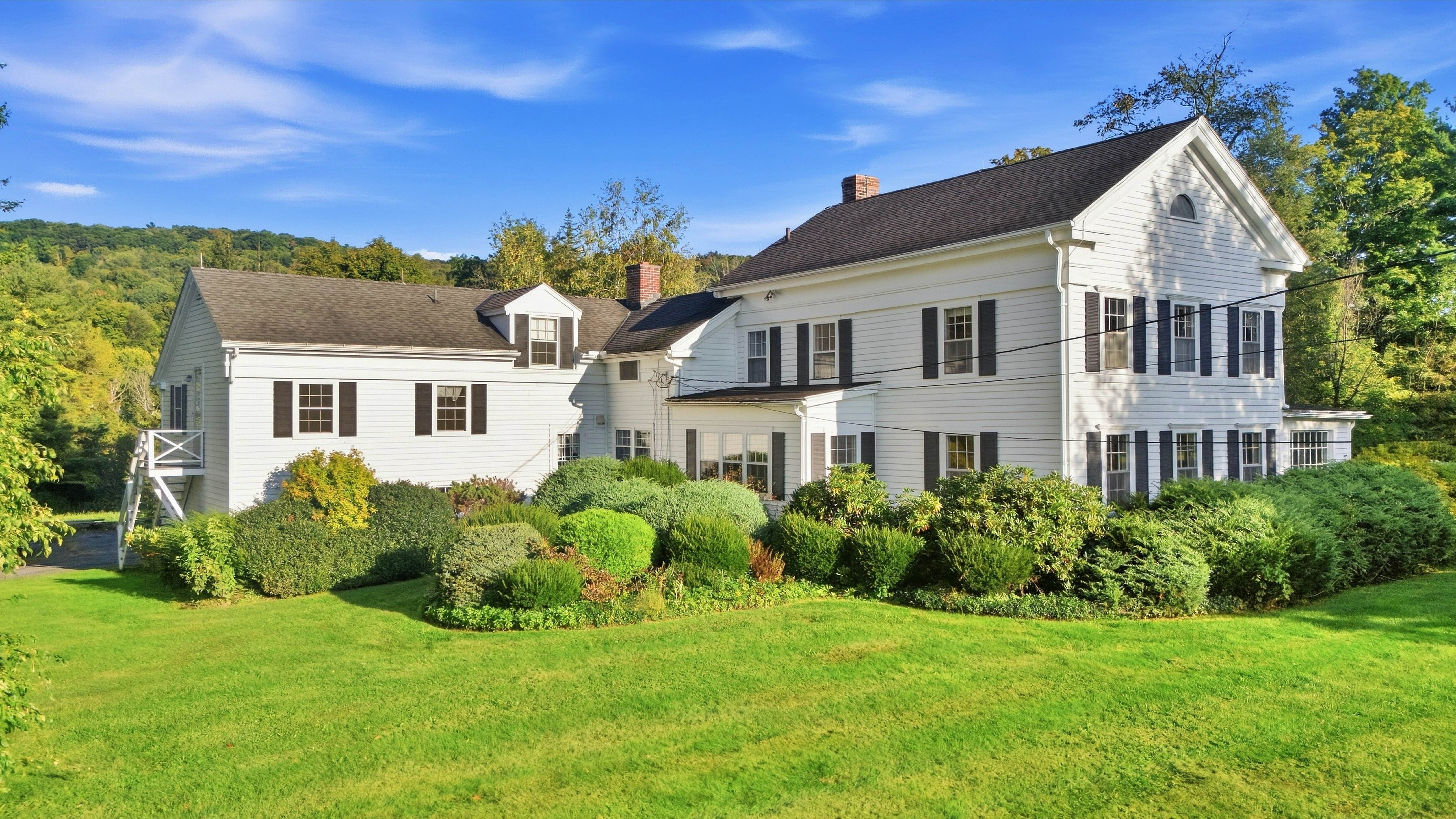  Richmond Estate Near Tanglewood: 5+ Acres, Pond Access, & Bonus Suite - 物件實景