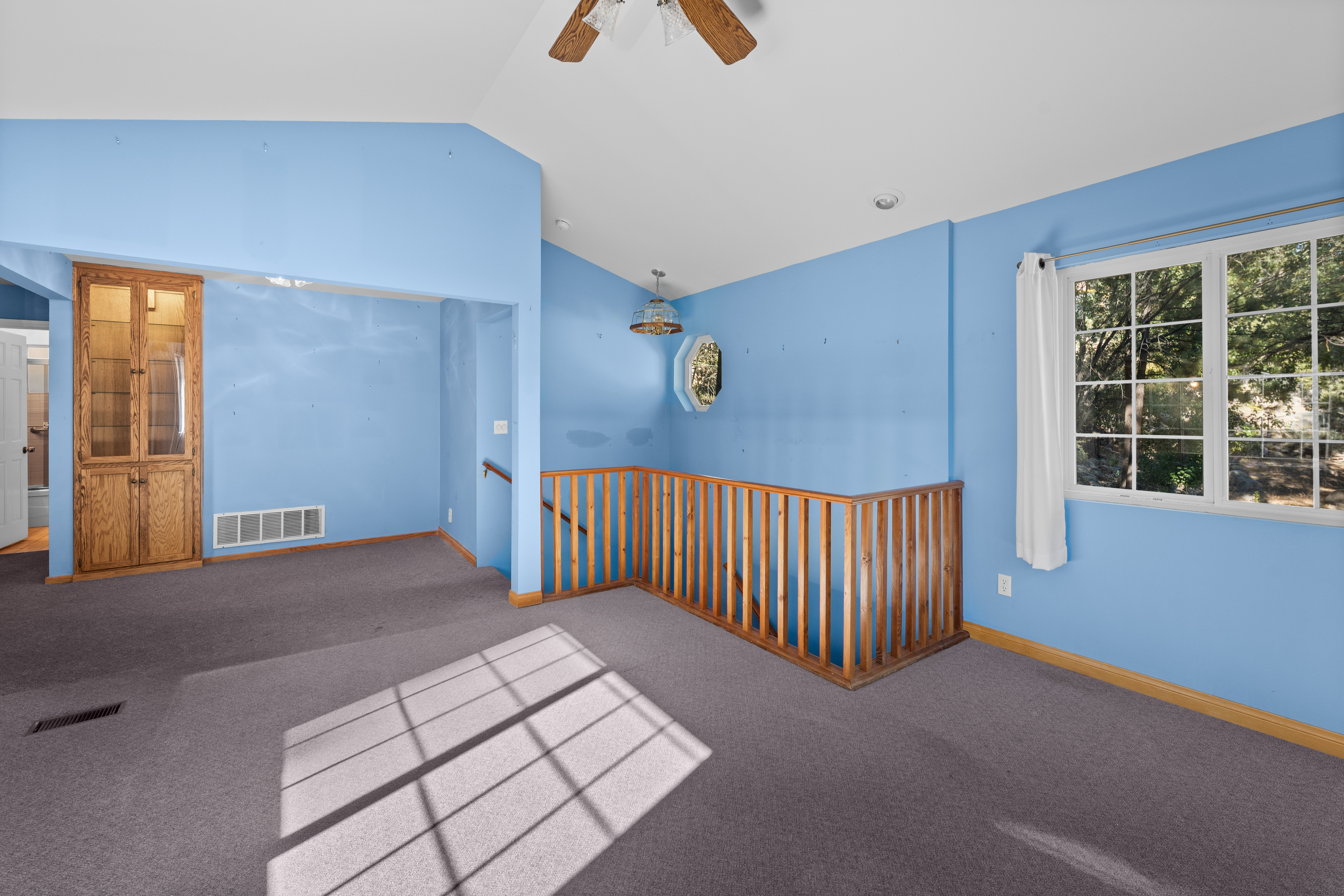  39251 Cedar Dell Road, Fawnskin, CA 92333 - 物件實景