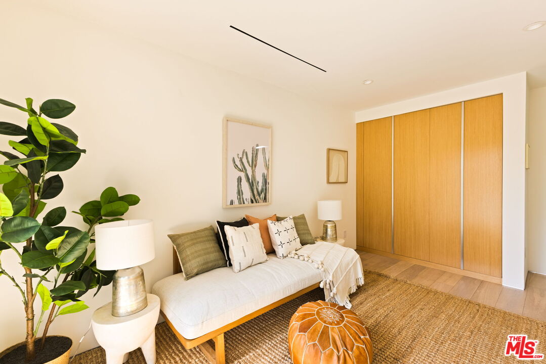 Los Angeles, California, 90046, United States, 4 Bedrooms Bedrooms, ,4 BathroomsBathrooms,Residential,For Sale,1912038