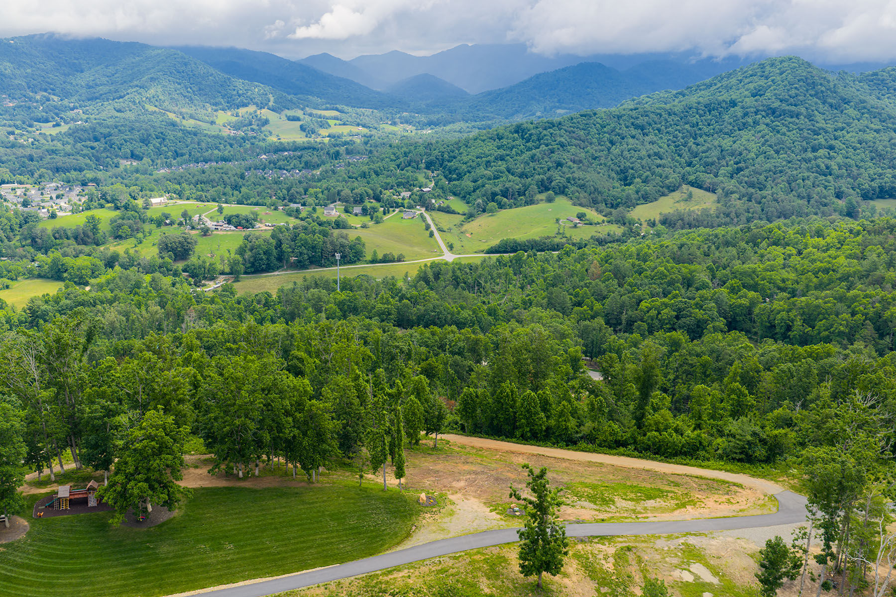  WEAVERVILLE - 物件實景