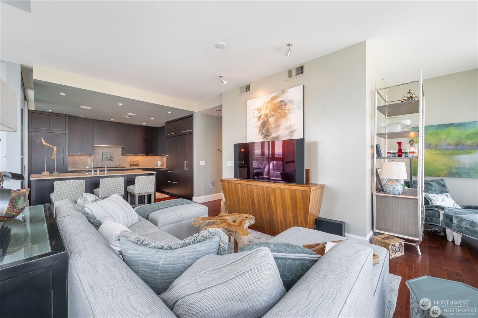 Seattle, Washington, 98101, United States, 2 Bedrooms Bedrooms, ,2 BathroomsBathrooms,Residential,For Sale,1699073
