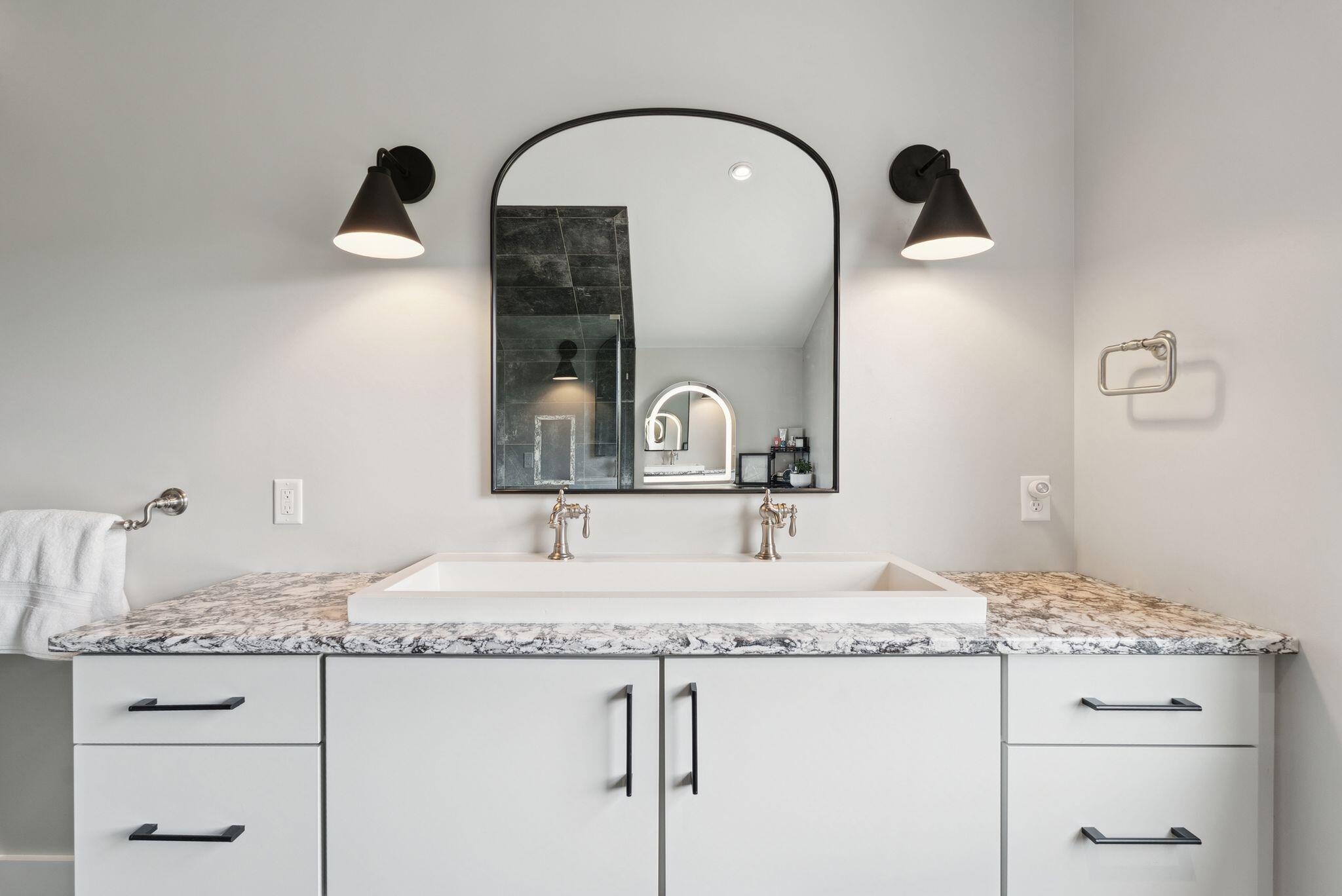 Falmouth, Maine, 04105, United States, 3 Bedrooms Bedrooms, ,4 BathroomsBathrooms,Residential,For Sale,1975511