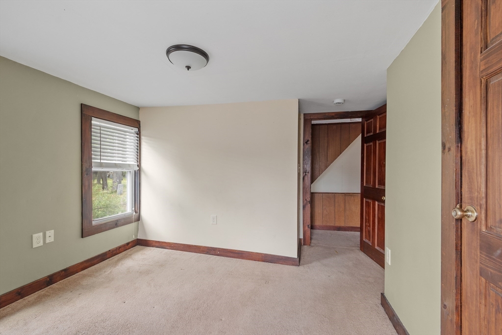 Stoneham, Massachusetts, 02180, United States, 4 Bedrooms Bedrooms, ,2 BathroomsBathrooms,Residential,For Sale,1898485