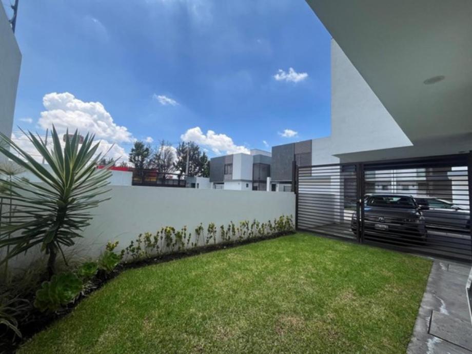 Metepec, Estado de méxico, 52172, Mexico, 3 Bedrooms Bedrooms, ,5 BathroomsBathrooms,Residential,For Sale,1804895