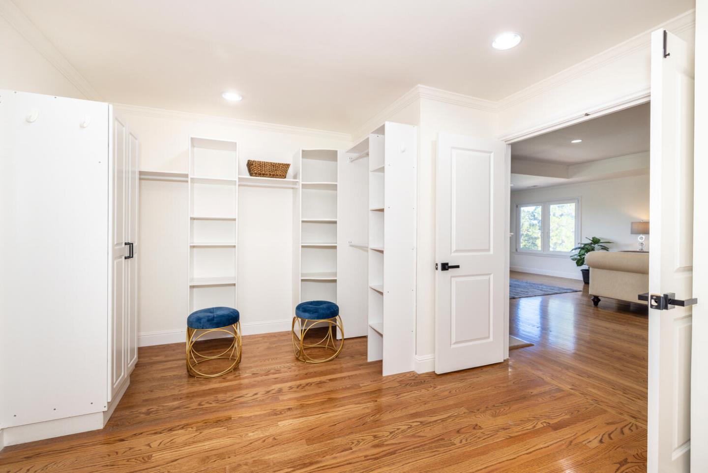 Hillsborough, California, 94010, United States, 5 Bedrooms Bedrooms, ,5 BathroomsBathrooms,Residential,For Sale,1940320