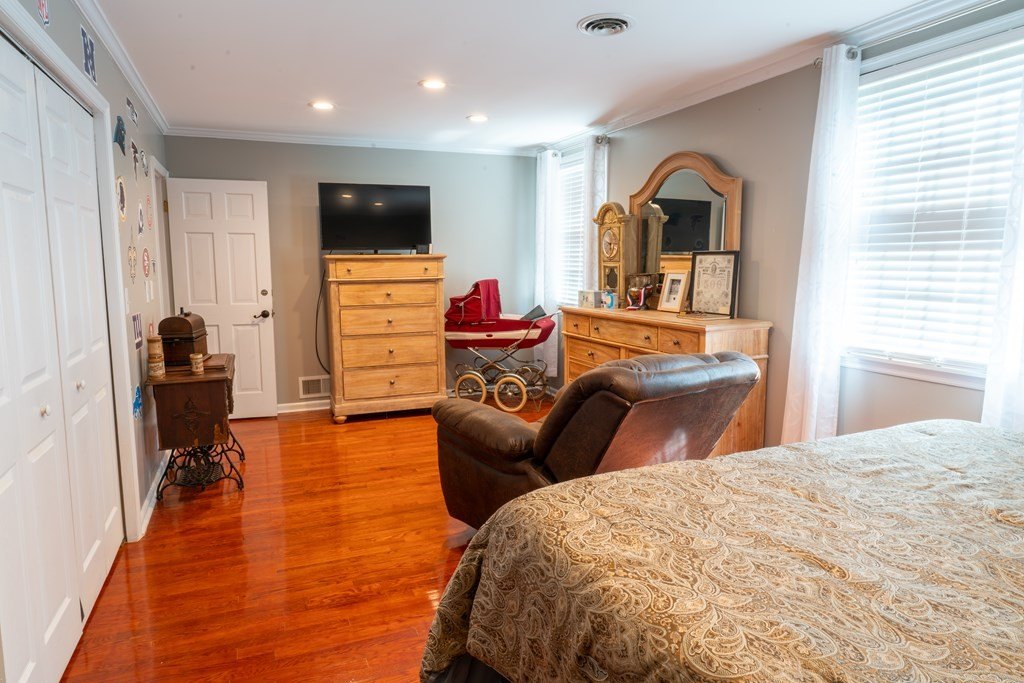 Prestonsburg, Kentucky, 41653, United States, 4 Bedrooms Bedrooms, ,5 BathroomsBathrooms,Residential,For Sale,2048061