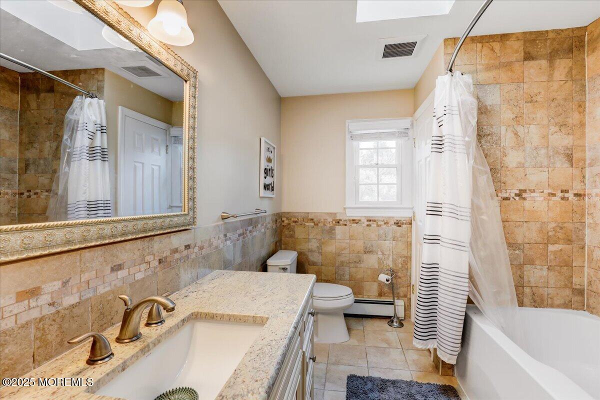 Freehold, New Jersey, 07728, United States, 5 Bedrooms Bedrooms, ,3 BathroomsBathrooms,Residential,For Sale,1914357