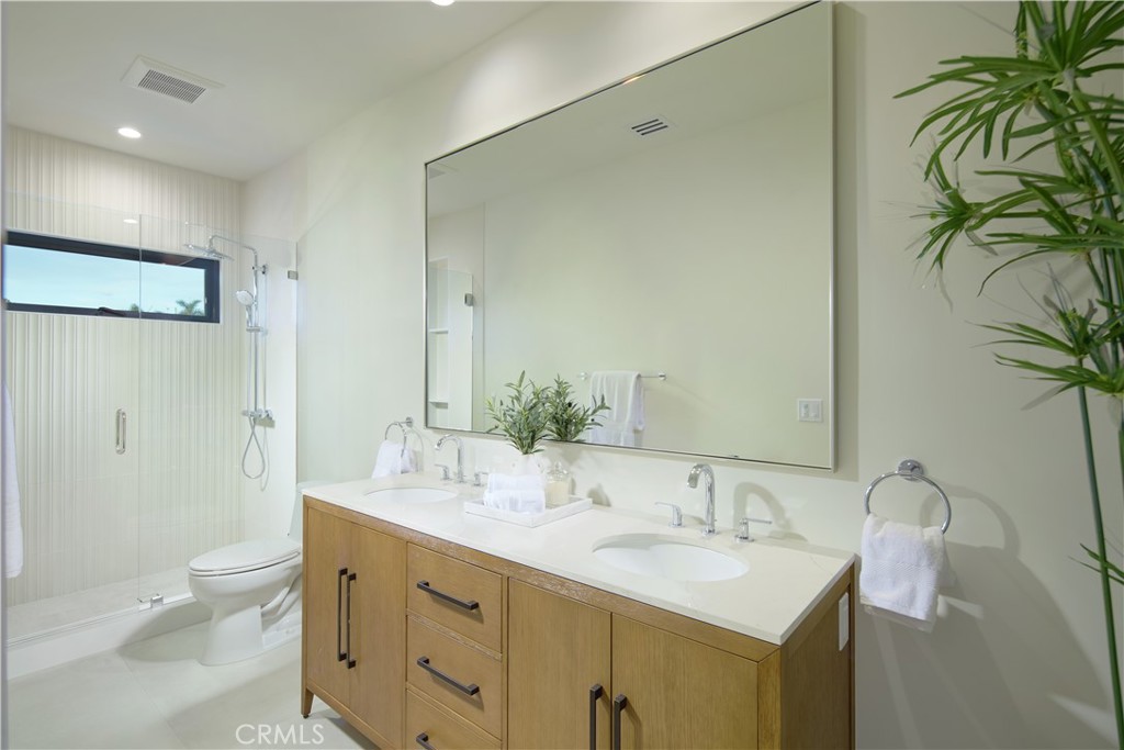 Newport Beach, California, 92660, United States, 4 Bedrooms Bedrooms, ,4 BathroomsBathrooms,Residential,For Sale,2002116