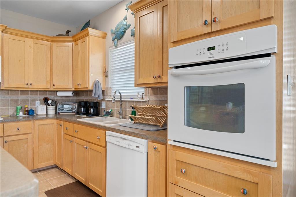 Rockport, Texas, 78382, United States, 3 Bedrooms Bedrooms, ,3 BathroomsBathrooms,Residential,For Sale,1848345
