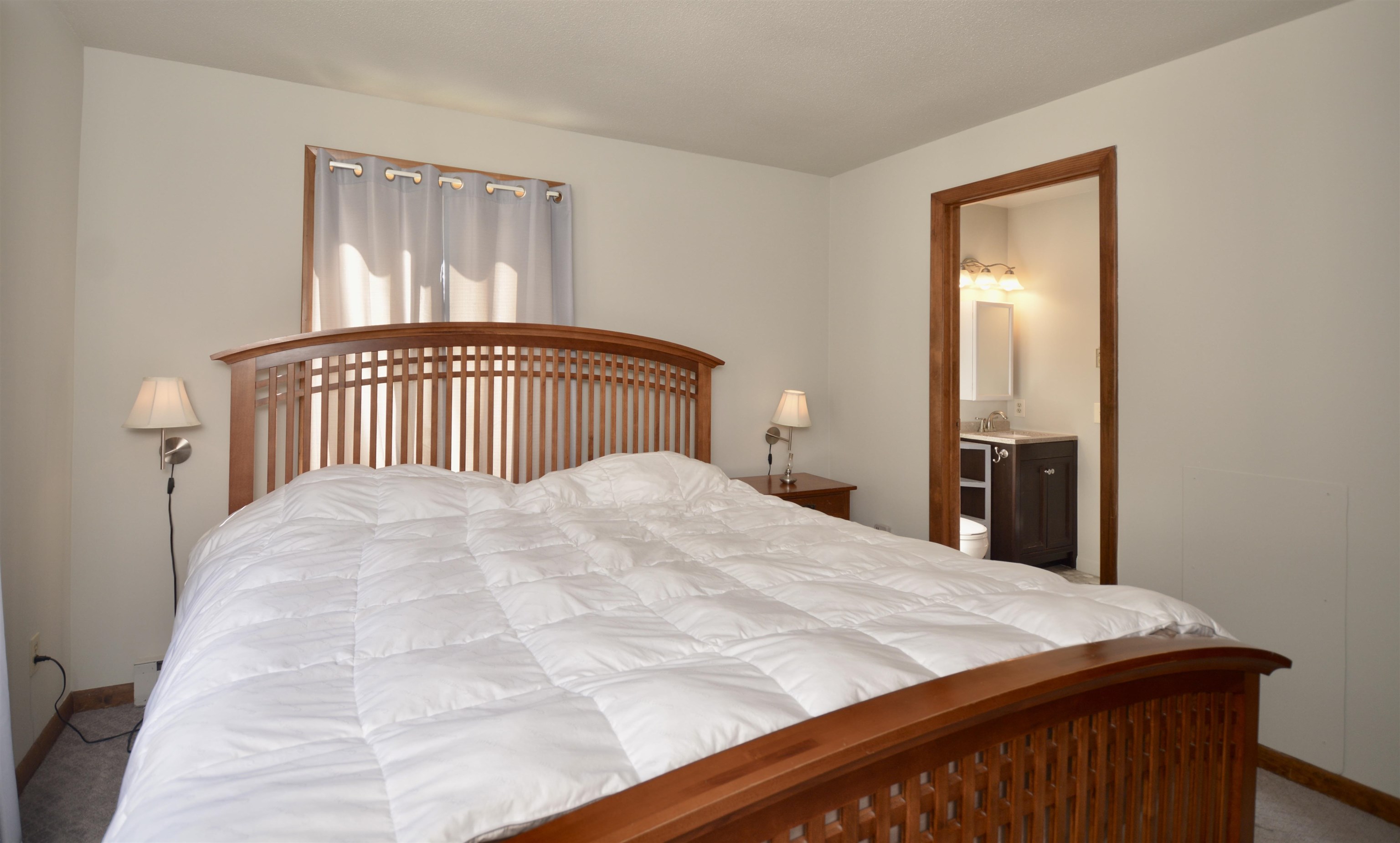 Grantham, New Hampshire, 03753, United States, 3 Bedrooms Bedrooms, ,3 BathroomsBathrooms,Residential,For Sale,1927366