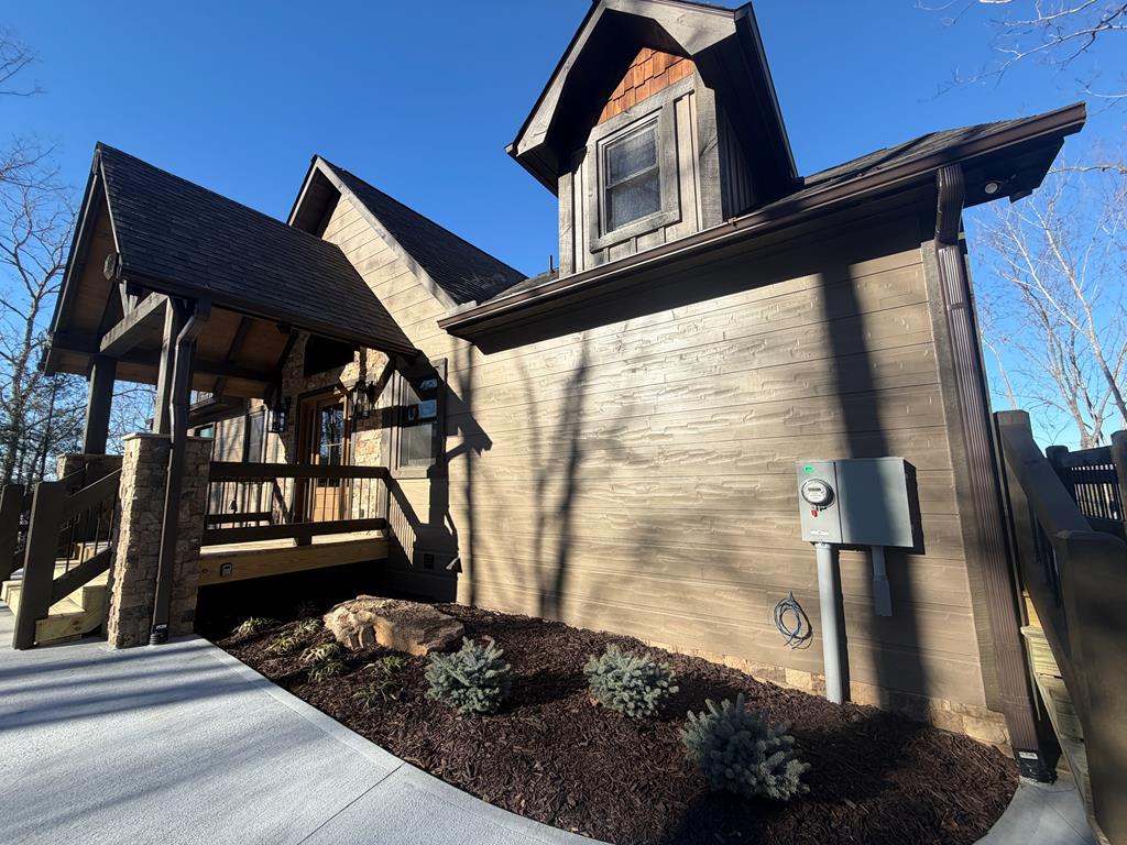 Mineral Bluff, Georgia, 30559, United States, 4 Bedrooms Bedrooms, ,4 BathroomsBathrooms,Residential,For Sale,2010498