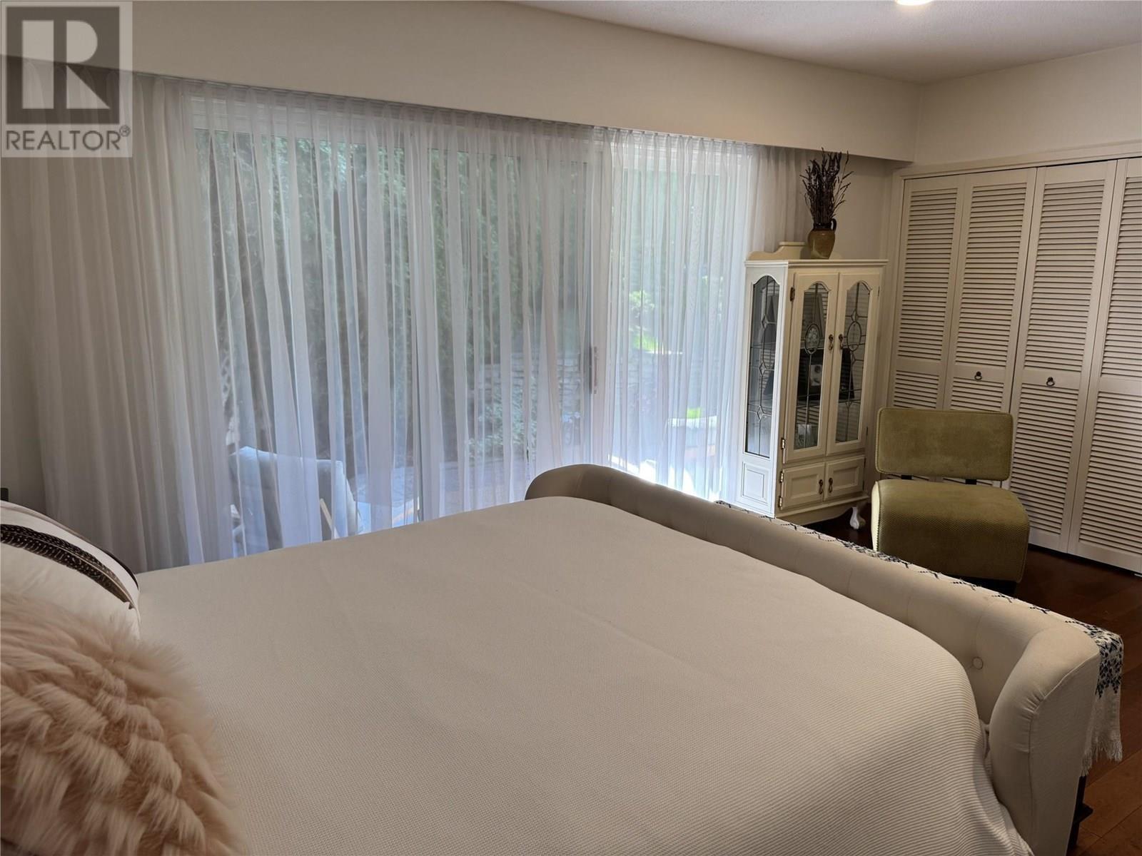 KAMLOOPS, British Columbia, V2C 4P7, CA, 4 Bedrooms Bedrooms, ,3 BathroomsBathrooms,Residential,For Sale,1858047