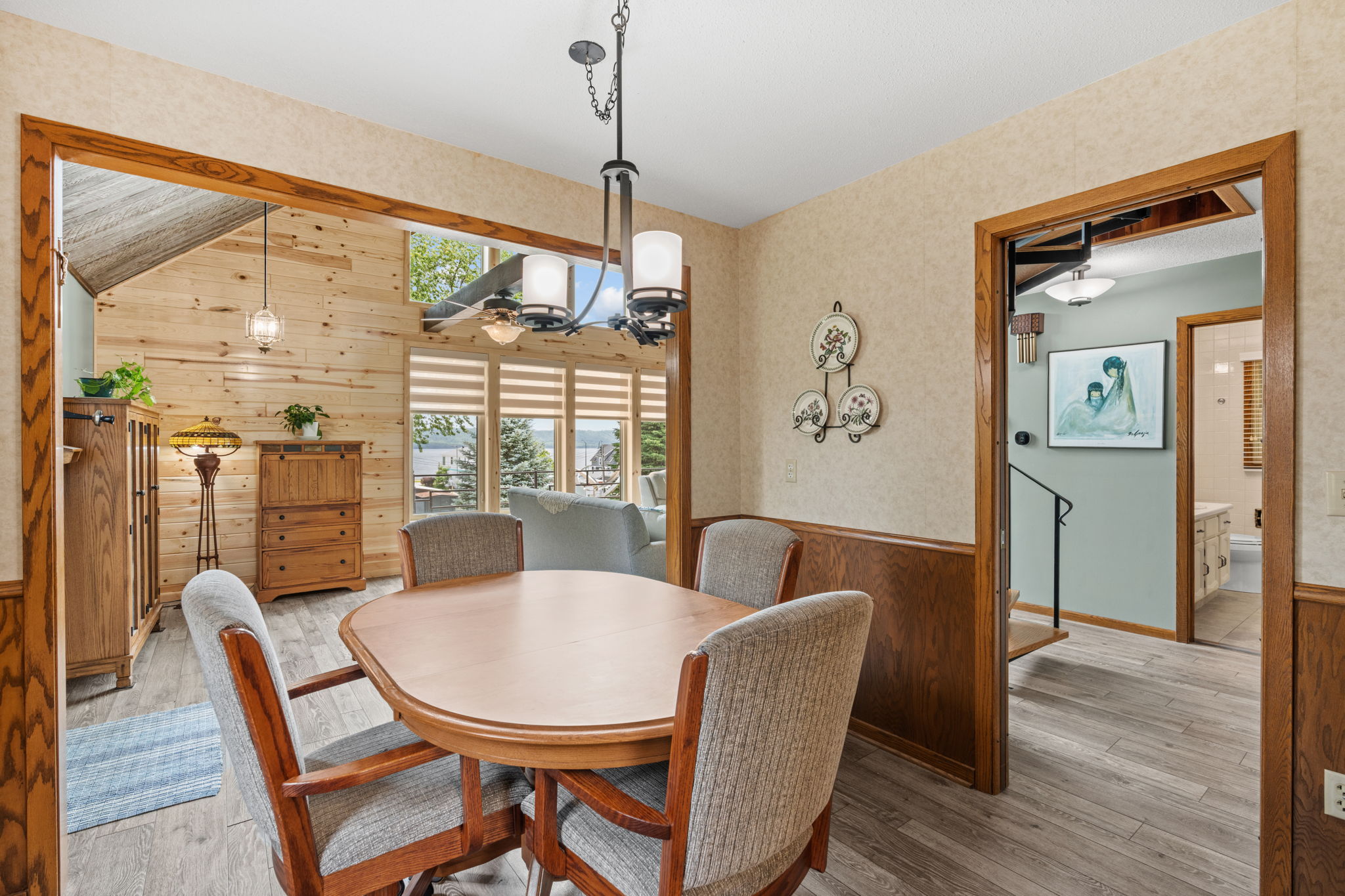  Scenic Chalet Retreat with Unforgettable Lake Pepin Views - 物件實景