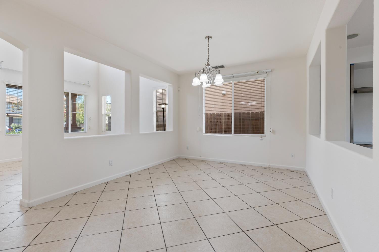 Patterson, California, 95363, United States, 5 Bedrooms Bedrooms, ,4 BathroomsBathrooms,Residential,For Sale,1976897