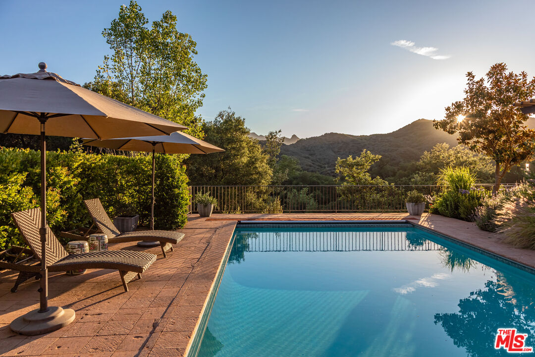 Calabasas, California, 91302, United States, 5 Bedrooms Bedrooms, ,4 BathroomsBathrooms,Residential,For Sale,1926275