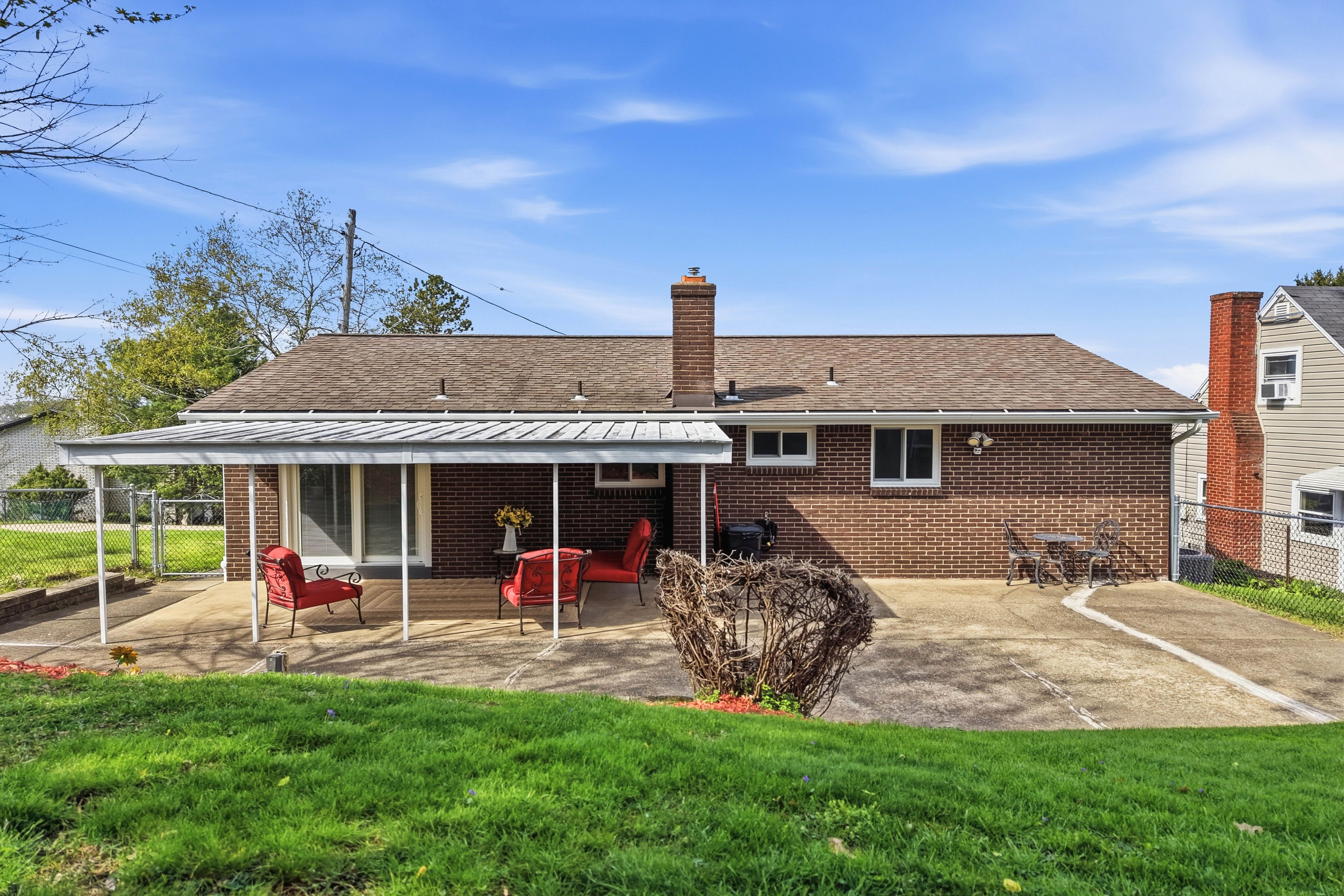  27 Flora Road, Pittsburgh, PA 15227 - 物件實景