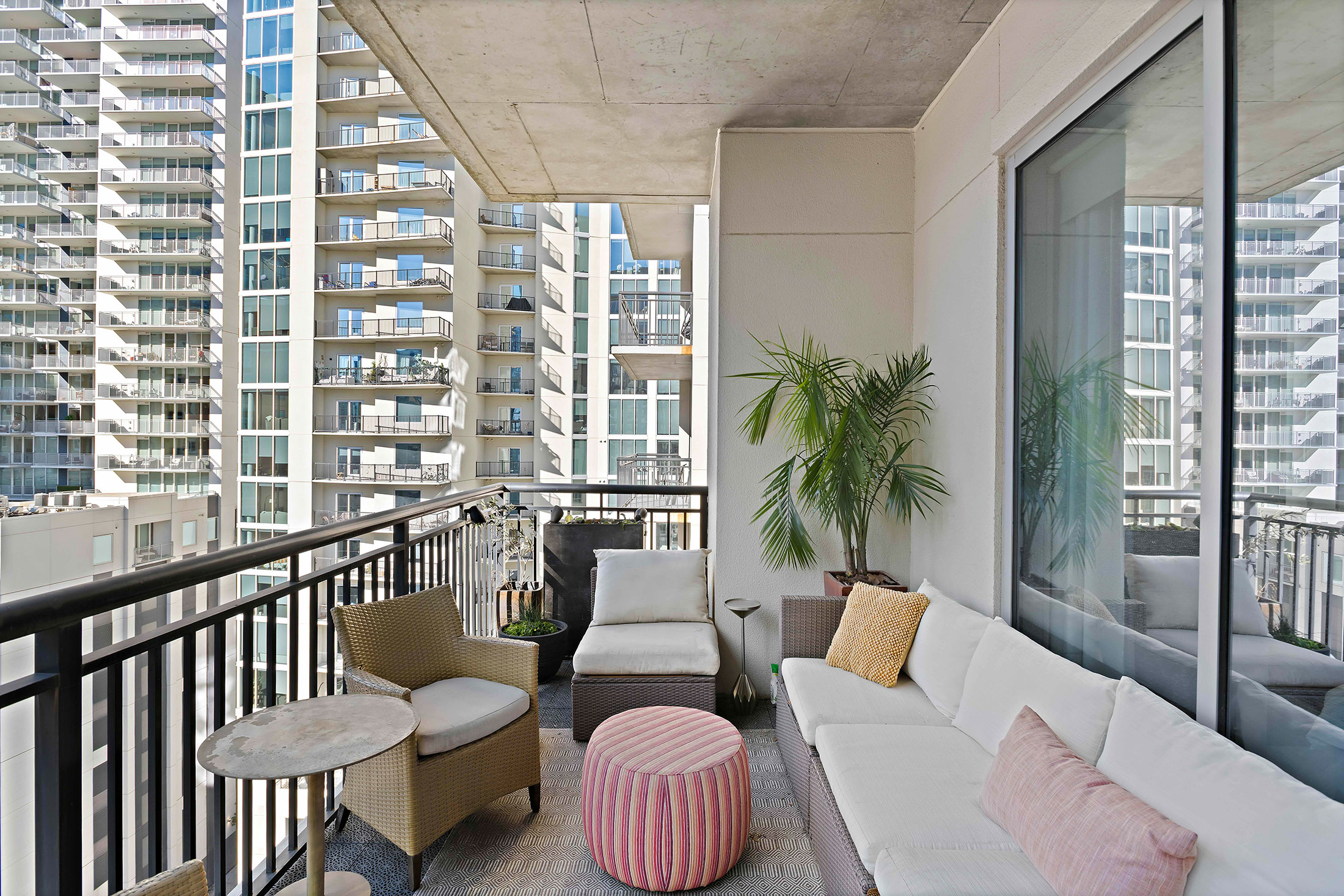  Modern Intown Living at Luxe - 物件實景
