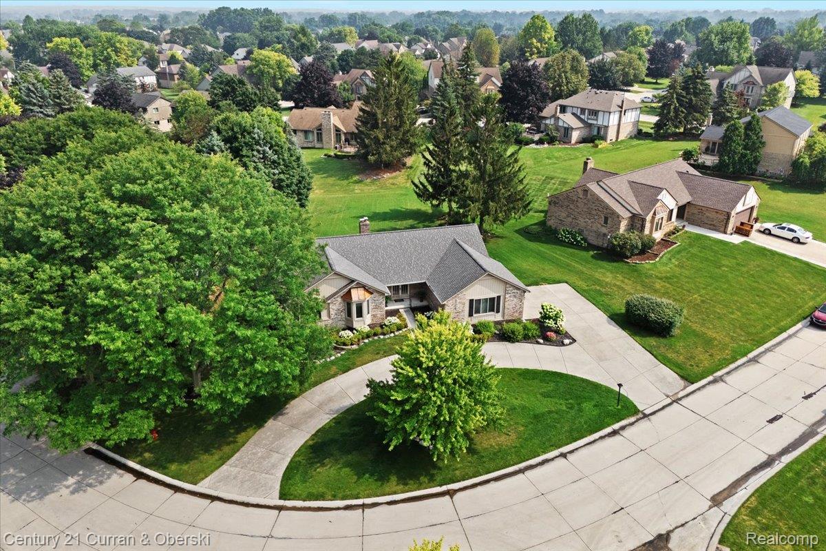 Northville, Michigan, 48168, United States, 3 Bedrooms Bedrooms, ,4 BathroomsBathrooms,Residential,For Sale,1921714