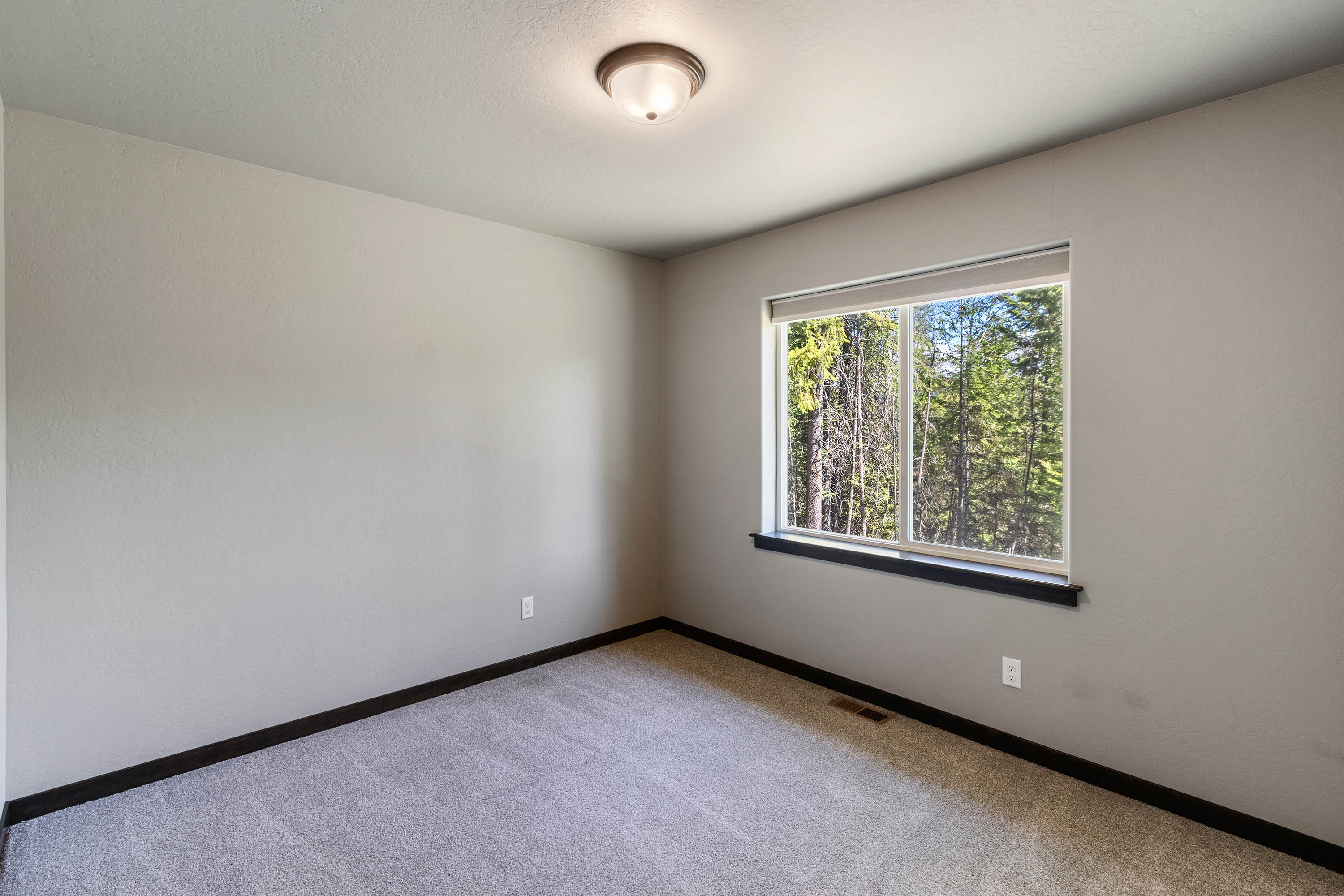 Sagle, Idaho, 83860, United States, 3 Bedrooms Bedrooms, ,2 BathroomsBathrooms,Residential,For Sale,1996409