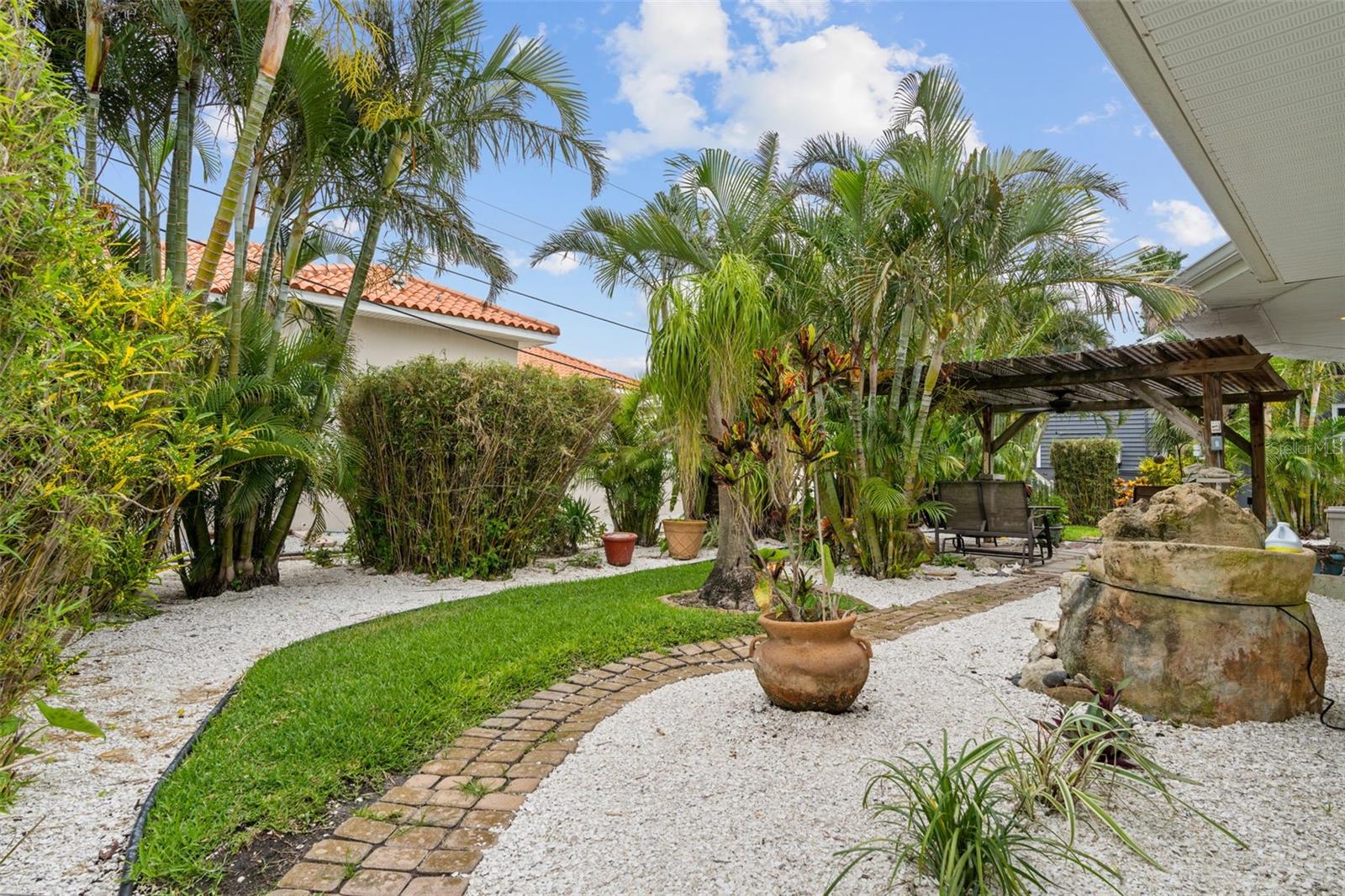 Belleair Beach, Florida, 33786, United States, 2 Bedrooms Bedrooms, ,3 BathroomsBathrooms,Residential,For Sale,1930799