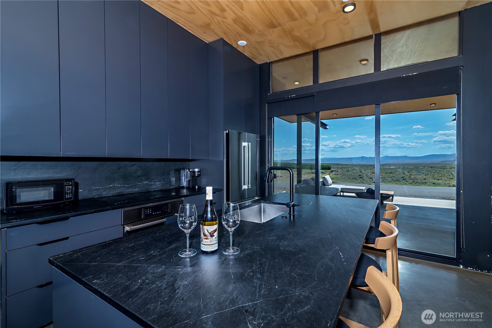 Quincy, Washington, 98848, United States, 2 Bedrooms Bedrooms, ,1 BathroomBathrooms,Residential,For Sale,2003117