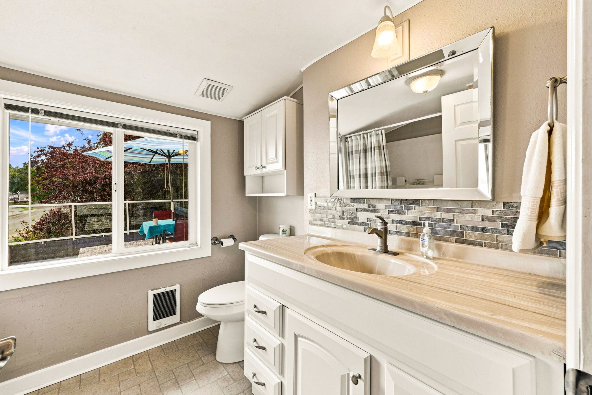 1626 Beach Dr NE, Tacoma, WA 98422 - 物件實景