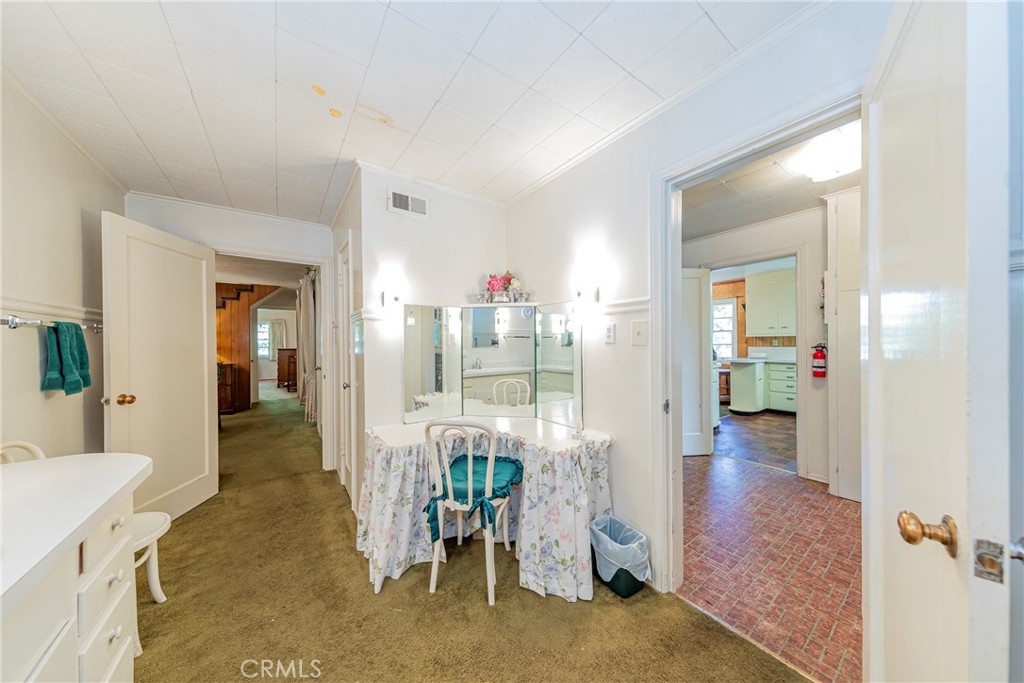 Fish Camp, California, 93623, United States, 5 Bedrooms Bedrooms, ,2 BathroomsBathrooms,Residential,For Sale,1881332