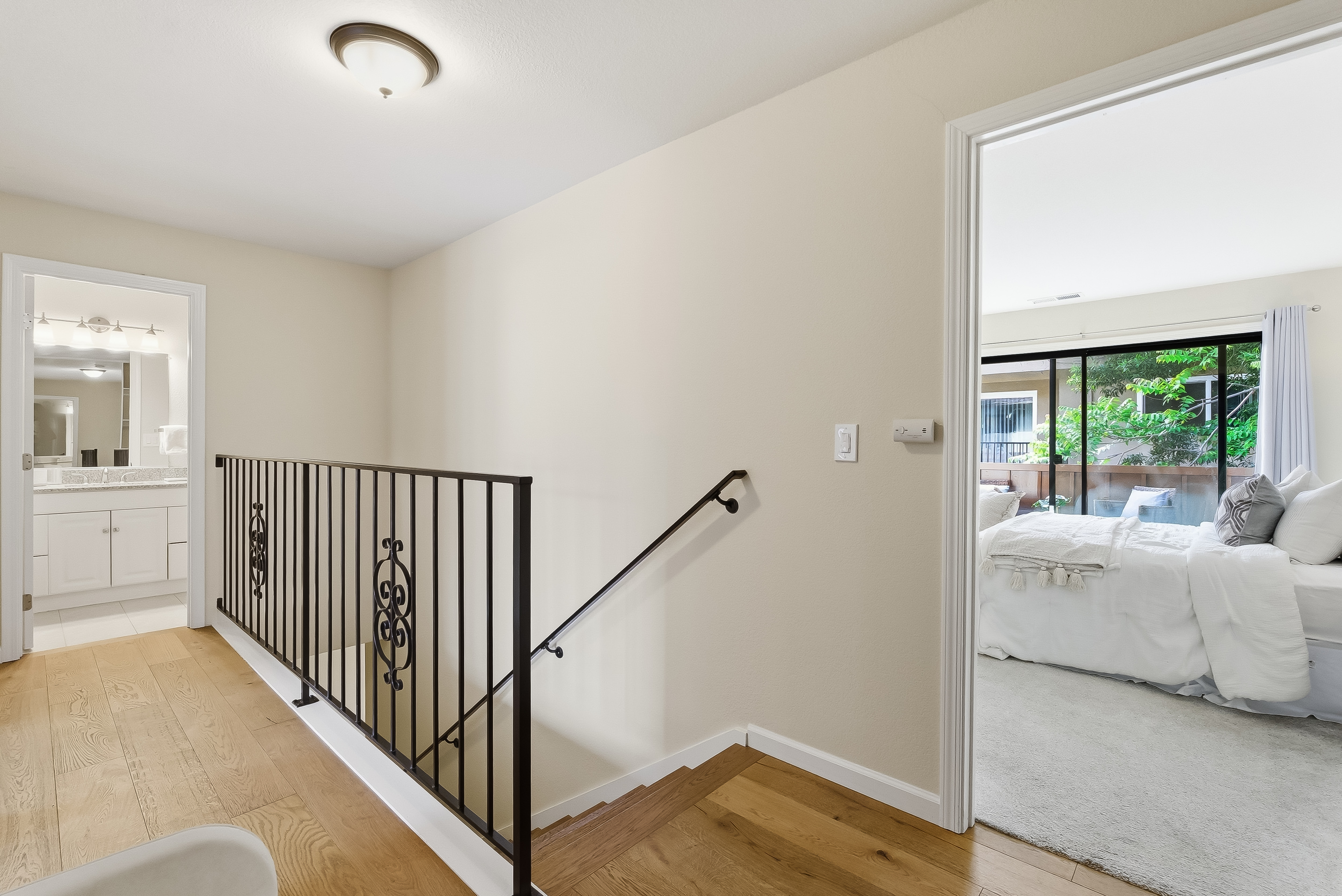  Spanish-Style Townhome in Tranquil Community - 物件實景