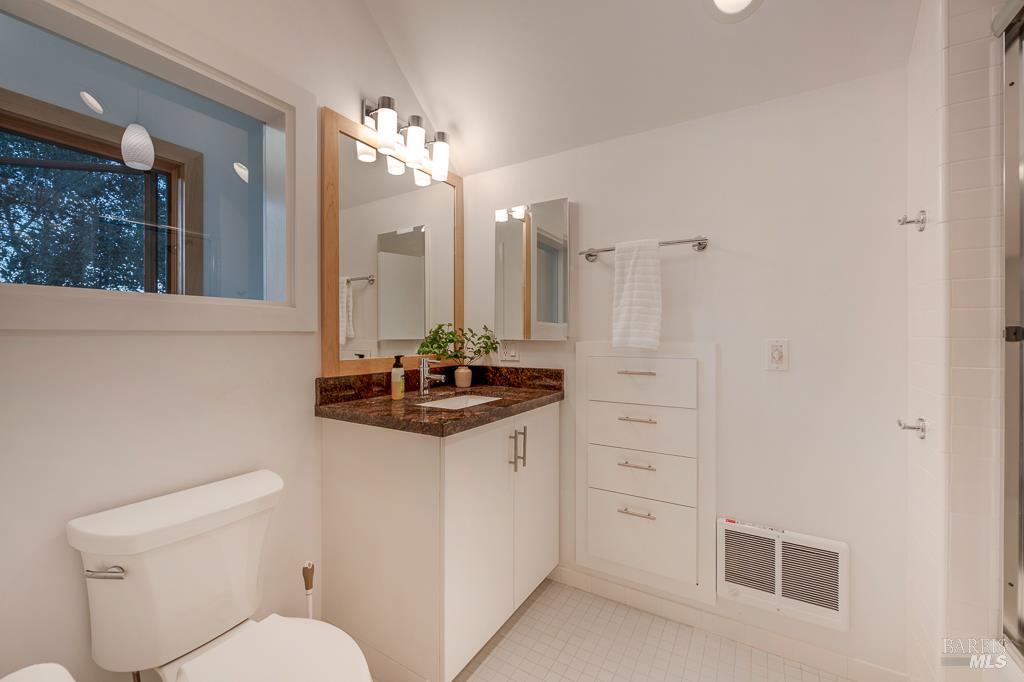Healdsburg, California, 95448, United States, 3 Bedrooms Bedrooms, ,4 BathroomsBathrooms,Residential,For Sale,1866142