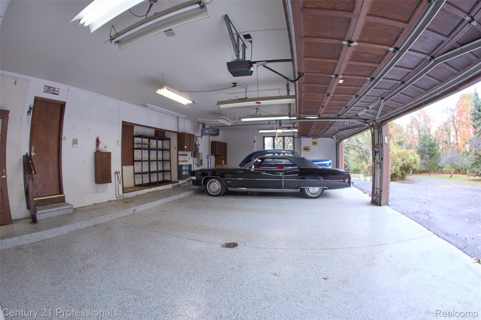 Rochester, Michigan, 48306, United States, 5 Bedrooms Bedrooms, ,6 BathroomsBathrooms,Residential,For Sale,1987117