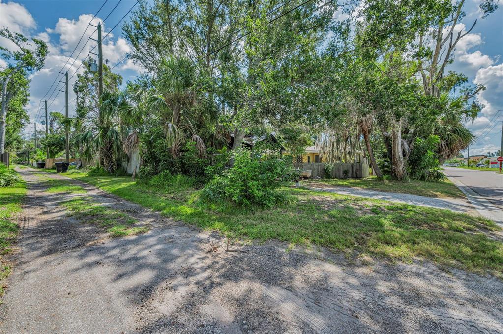 St Petersburg, Florida, 33707, United States, 2 Bedrooms Bedrooms, ,2 BathroomsBathrooms,Residential,For Sale,1926167