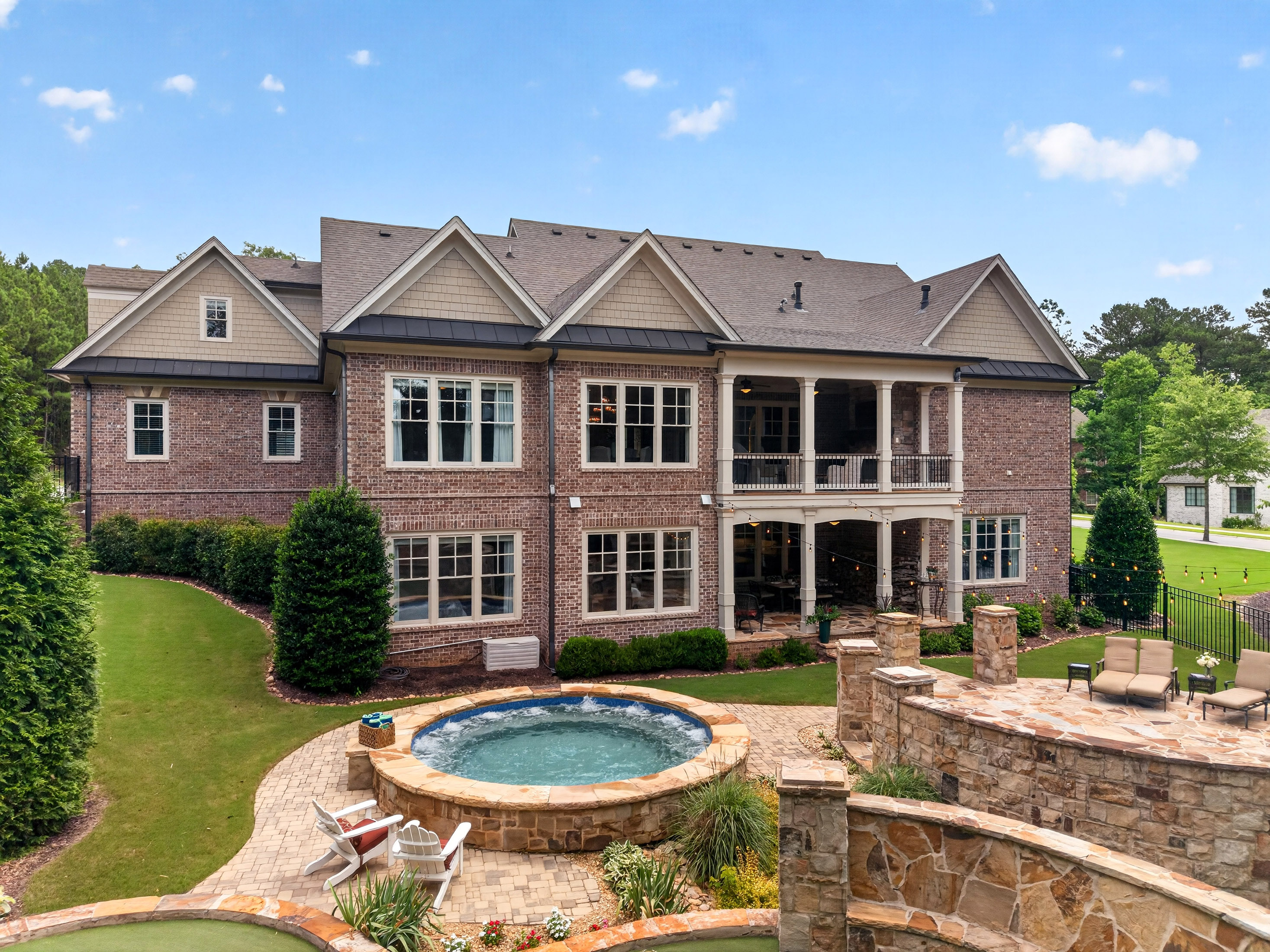  Experience Refined Estate Living in this Exceptional All-Brick and Stone Ranch - 物件實景