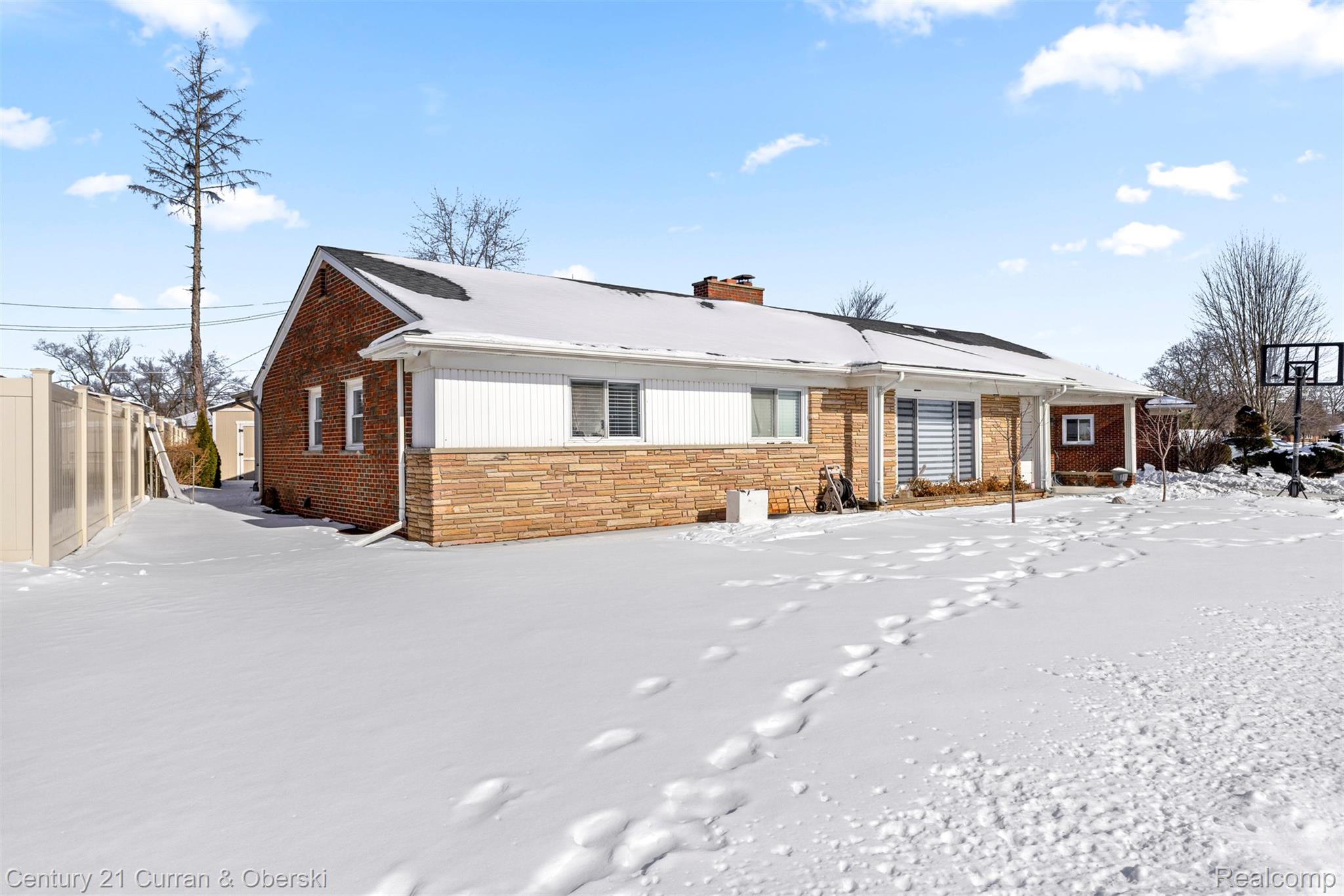 Dearborn Heights, Michigan, 48127, United States, 3 Bedrooms Bedrooms, ,4 BathroomsBathrooms,Residential,For Sale,2015312