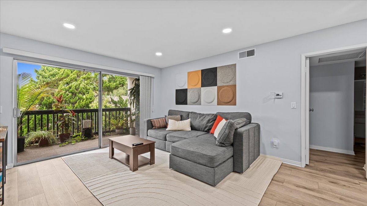 Culver City, California, 90230, United States, 1 Bedroom Bedrooms, ,1 BathroomBathrooms,Residential,For Sale,1981473