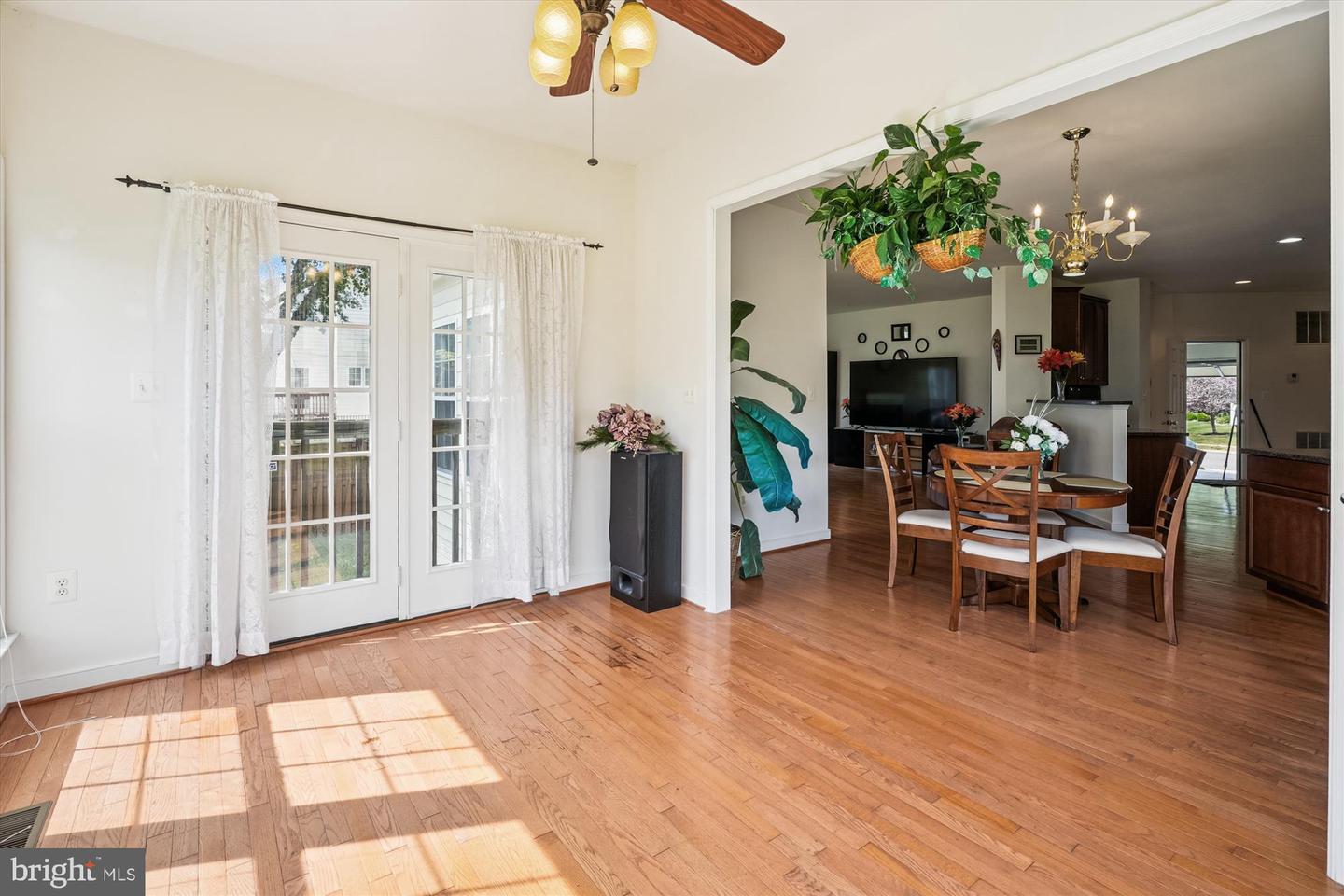 Woodbridge, Virginia, 22193, United States, 4 Bedrooms Bedrooms, ,5 BathroomsBathrooms,Residential,For Sale,1950998