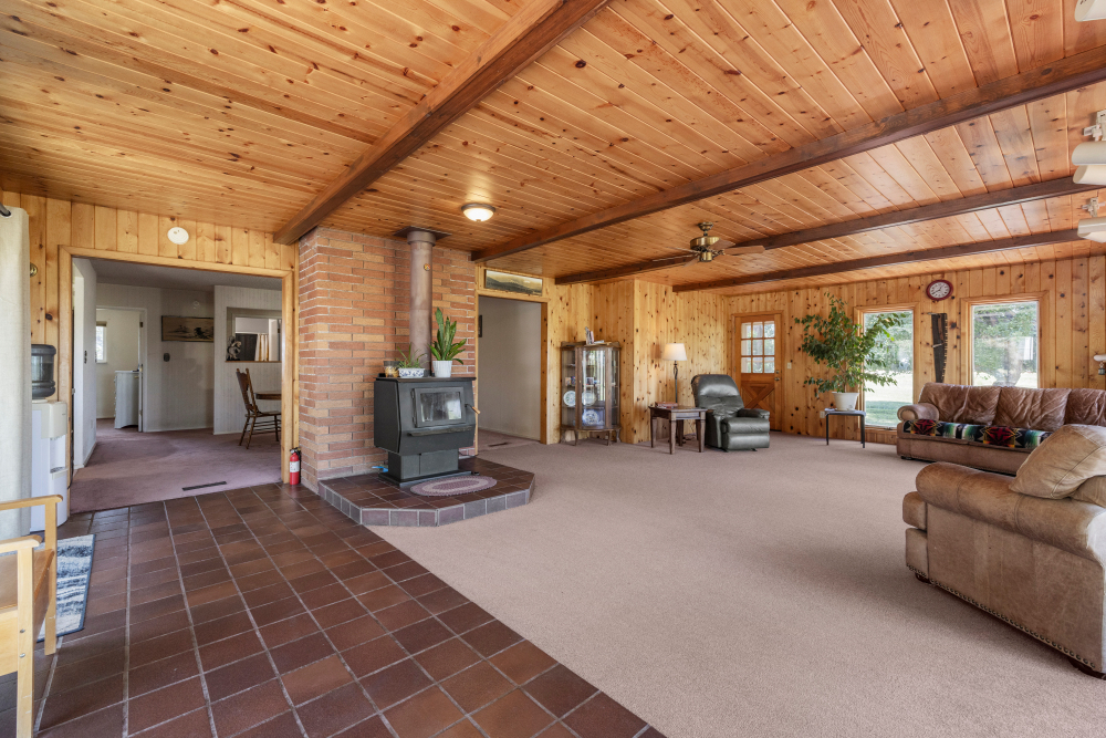 KLAMATH FALLS, Oregon, 97603, United States, 3 Bedrooms Bedrooms, ,2 BathroomsBathrooms,Residential,For Sale,1984285