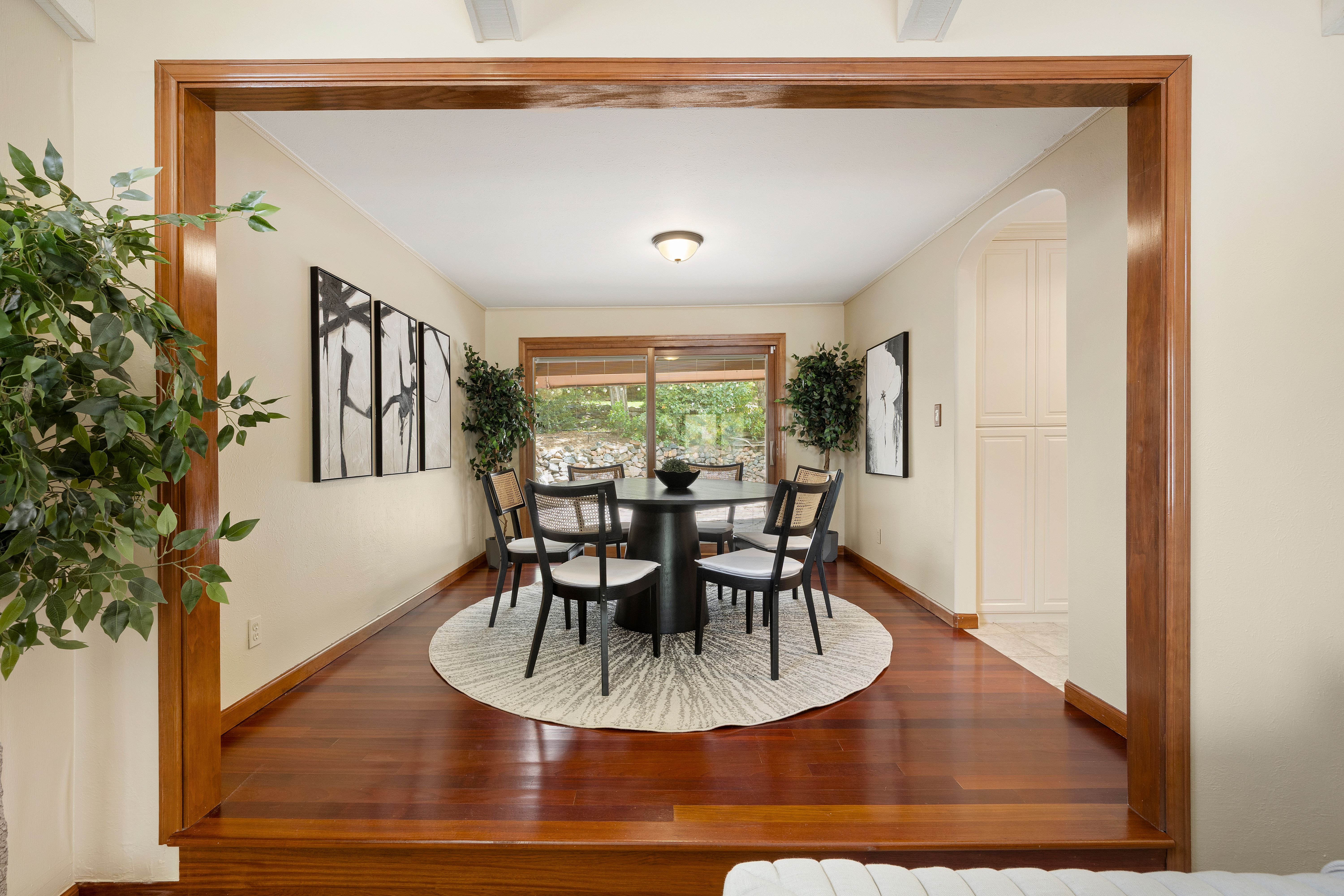  Beautifully Updated Home On Cul-De-Sac In Desirable Heritage Place Neighborhood - 物件實景